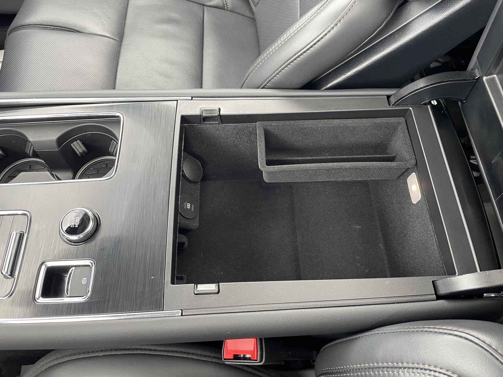 Vehicle photo 35