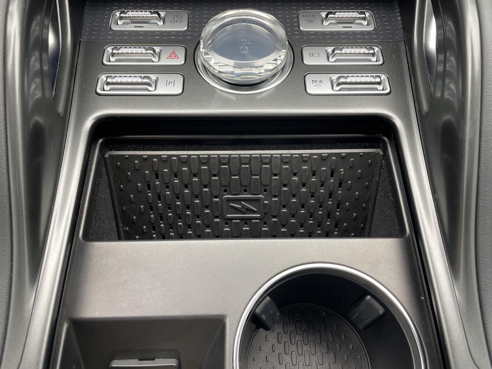 Vehicle photo 31
