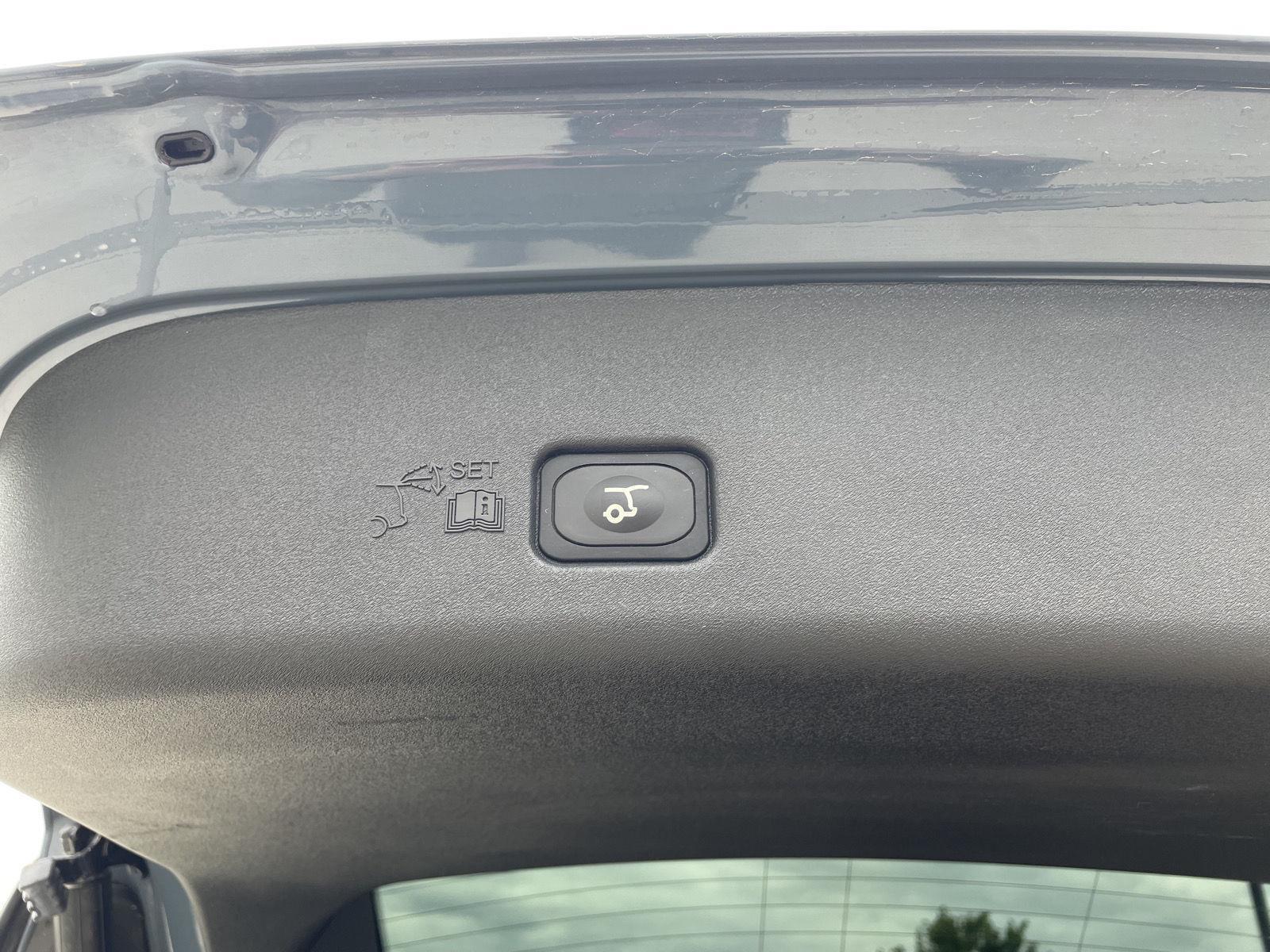 Vehicle photo 39