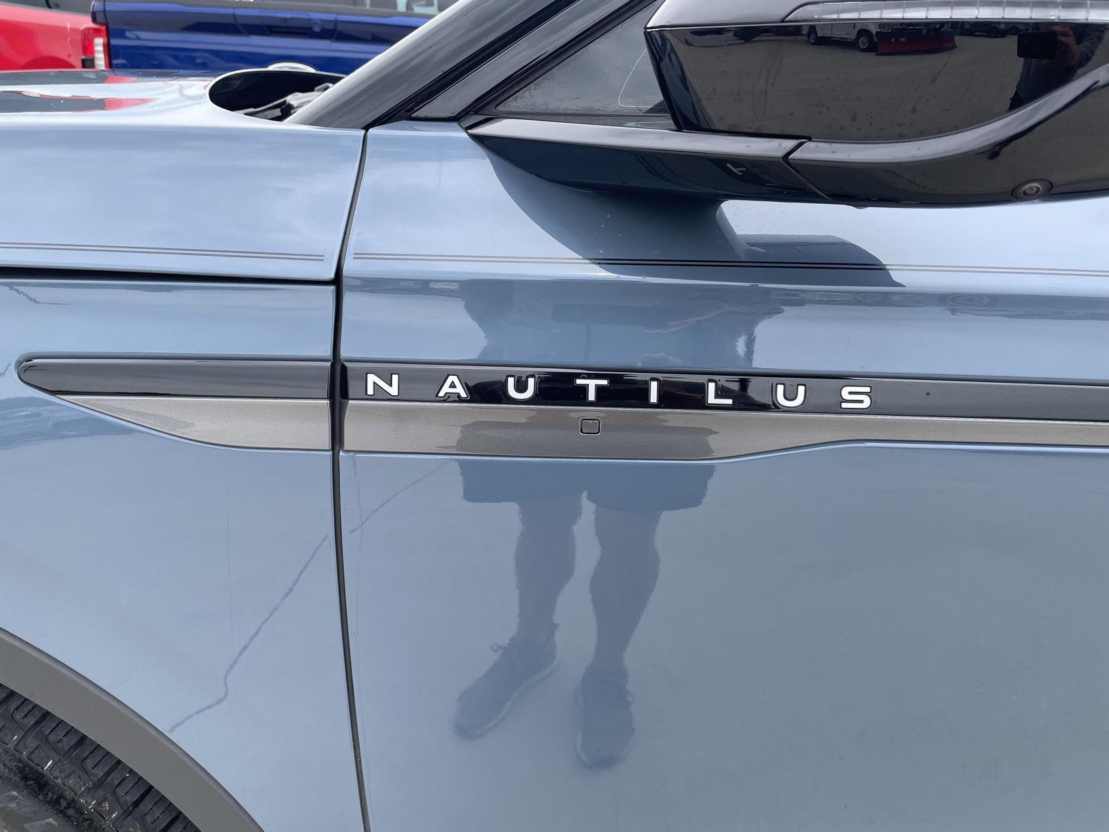 Vehicle photo 40