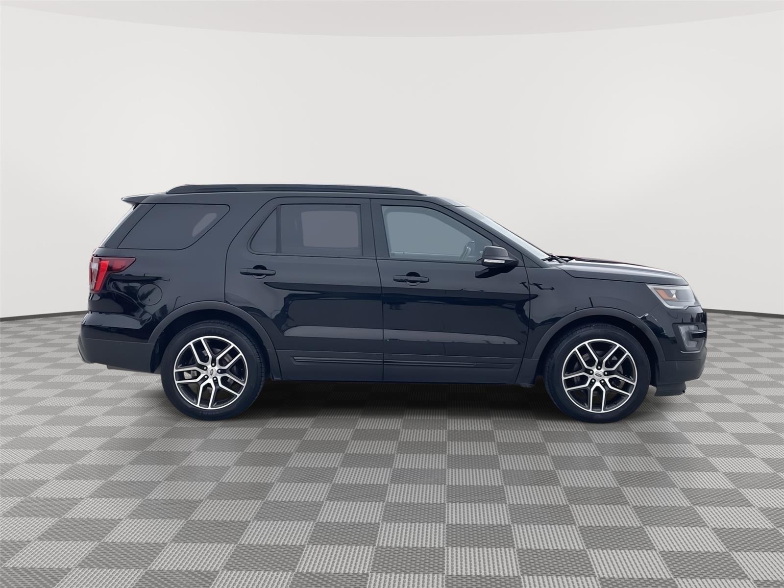 Vehicle photo 6