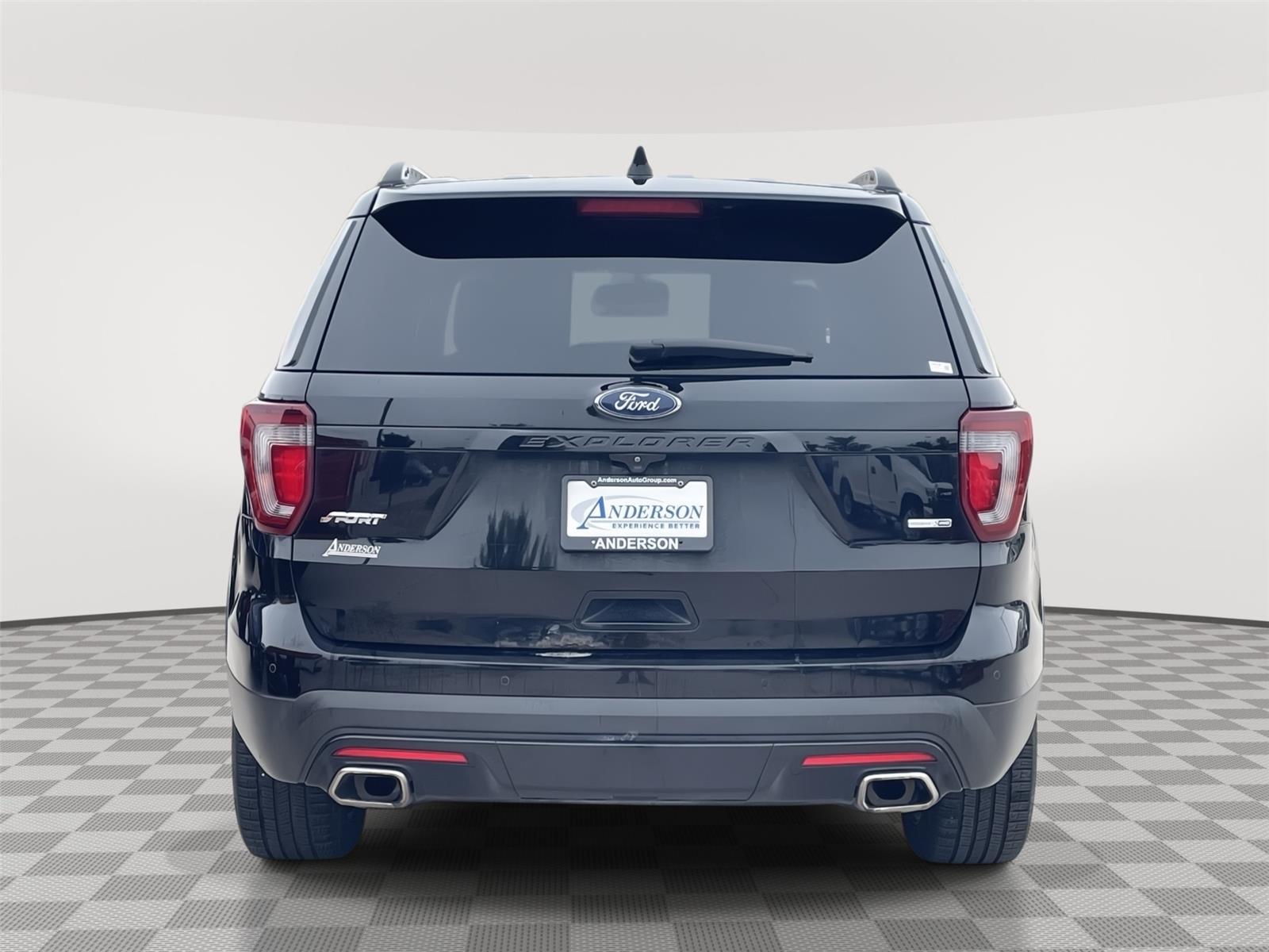 Vehicle photo 8