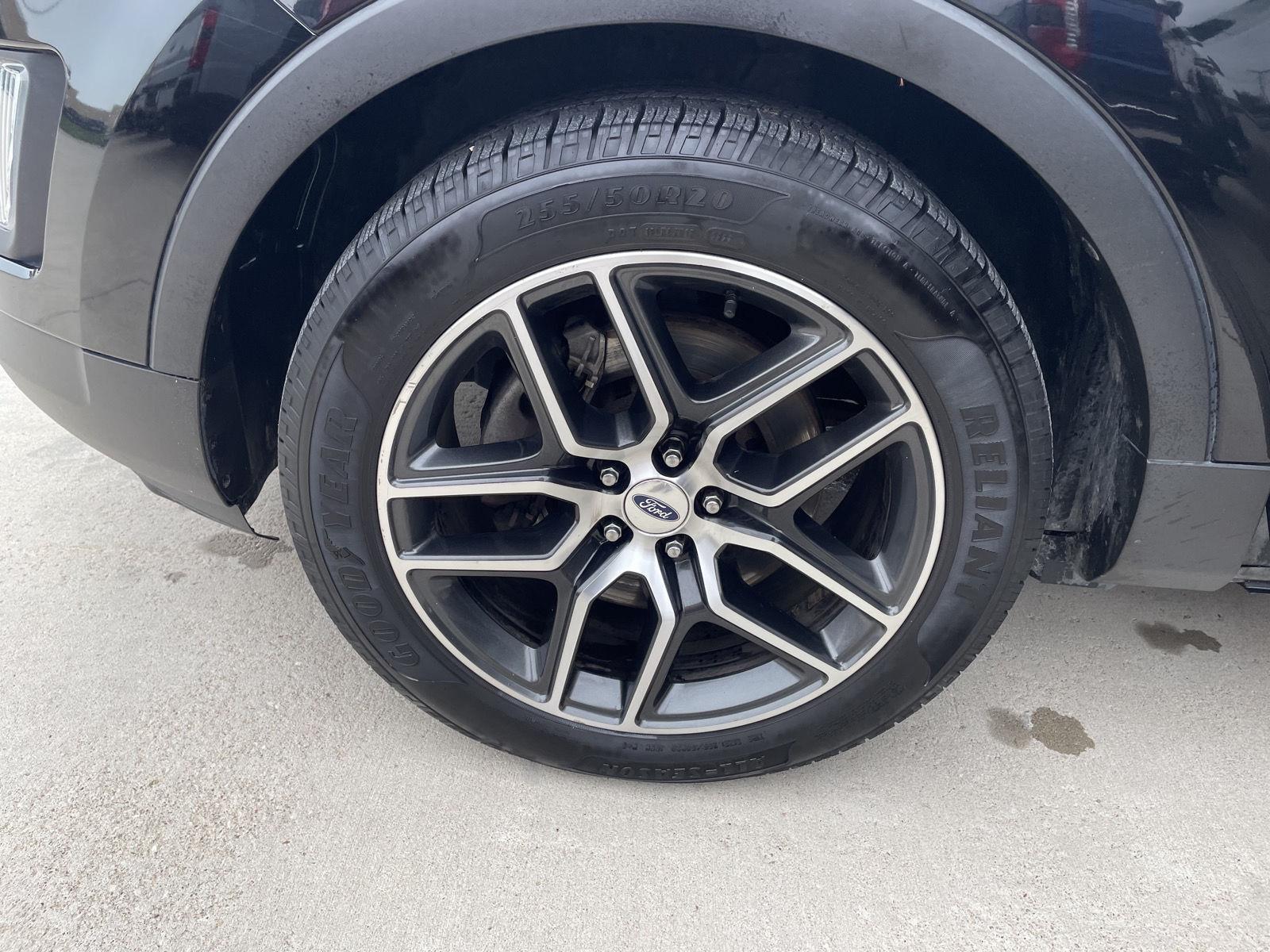 Vehicle photo 10