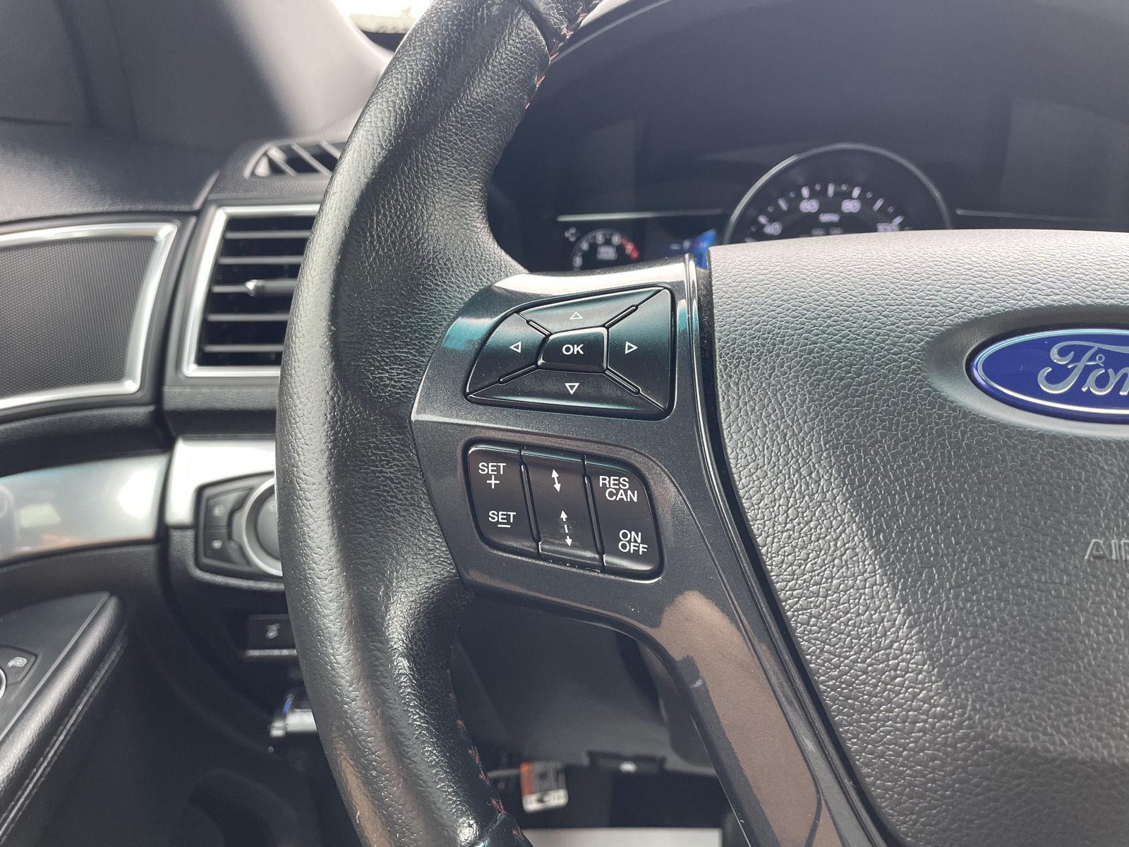 Vehicle photo 13