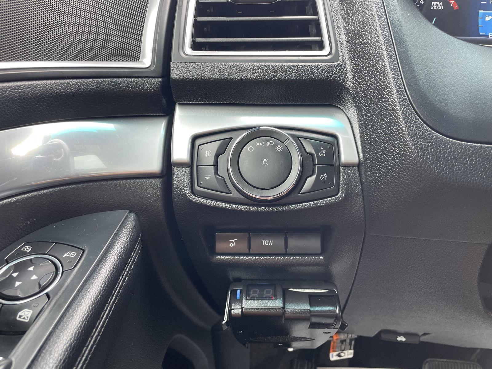 Vehicle photo 16