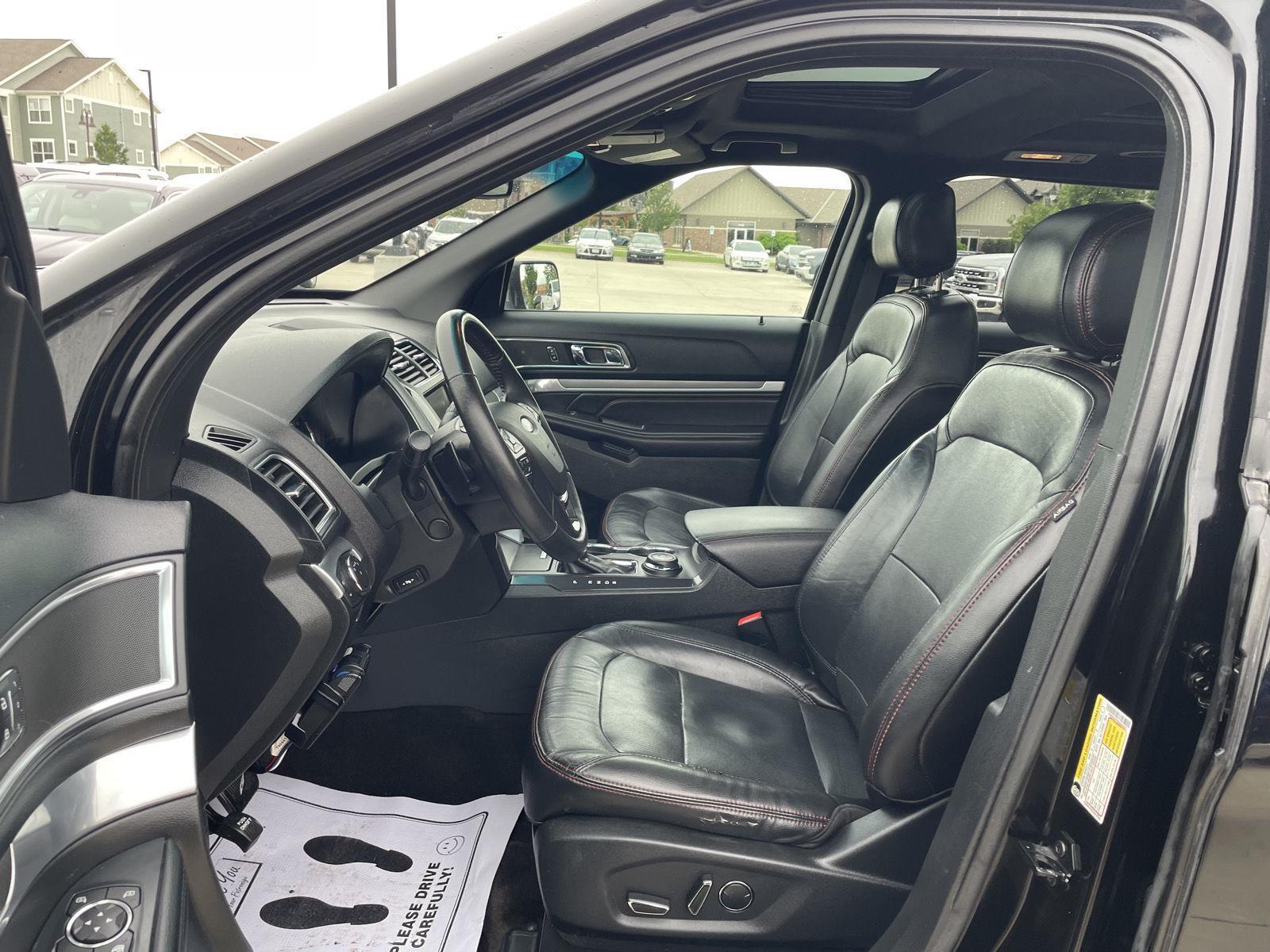Vehicle photo 17