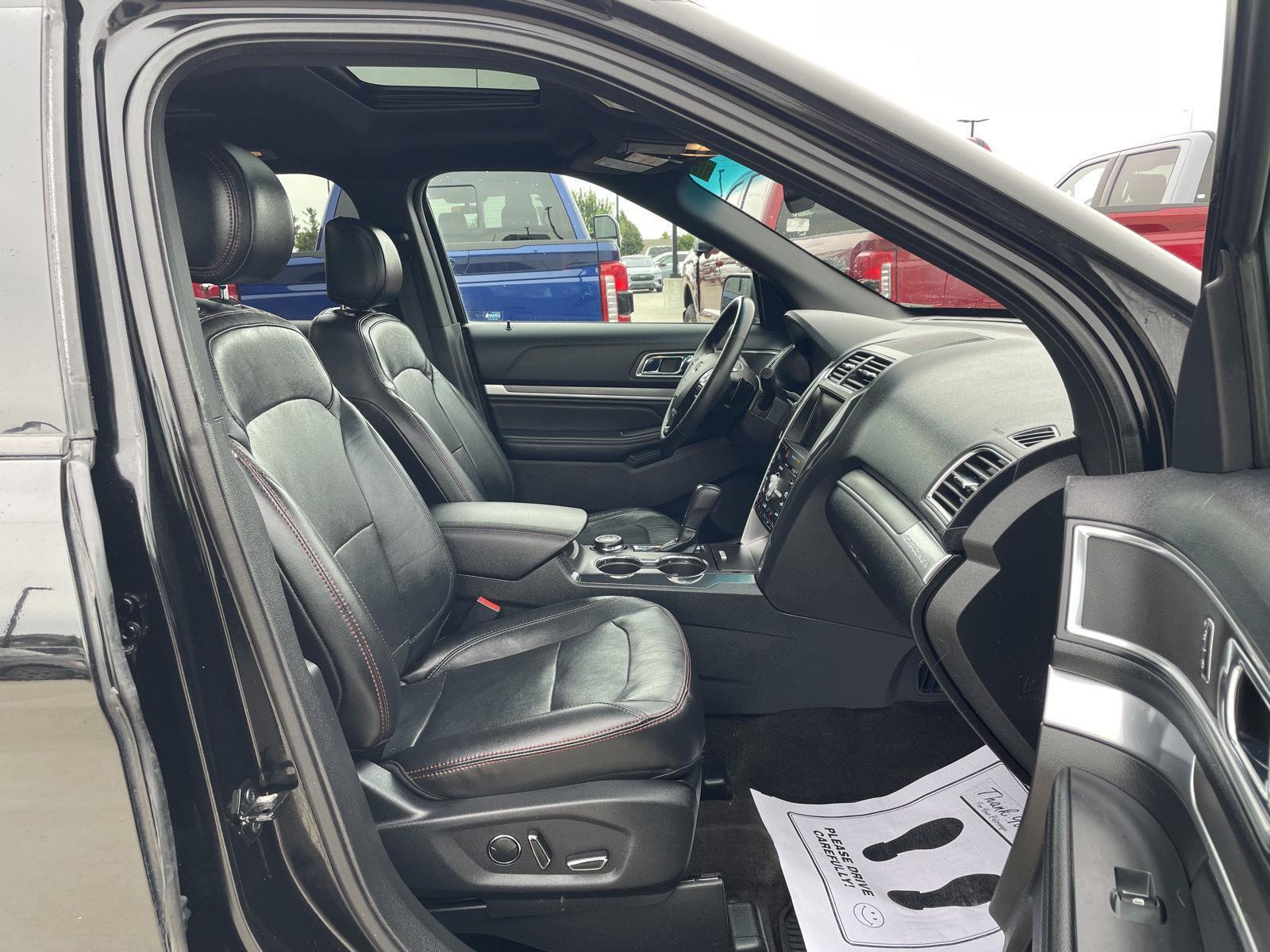 Vehicle photo 19