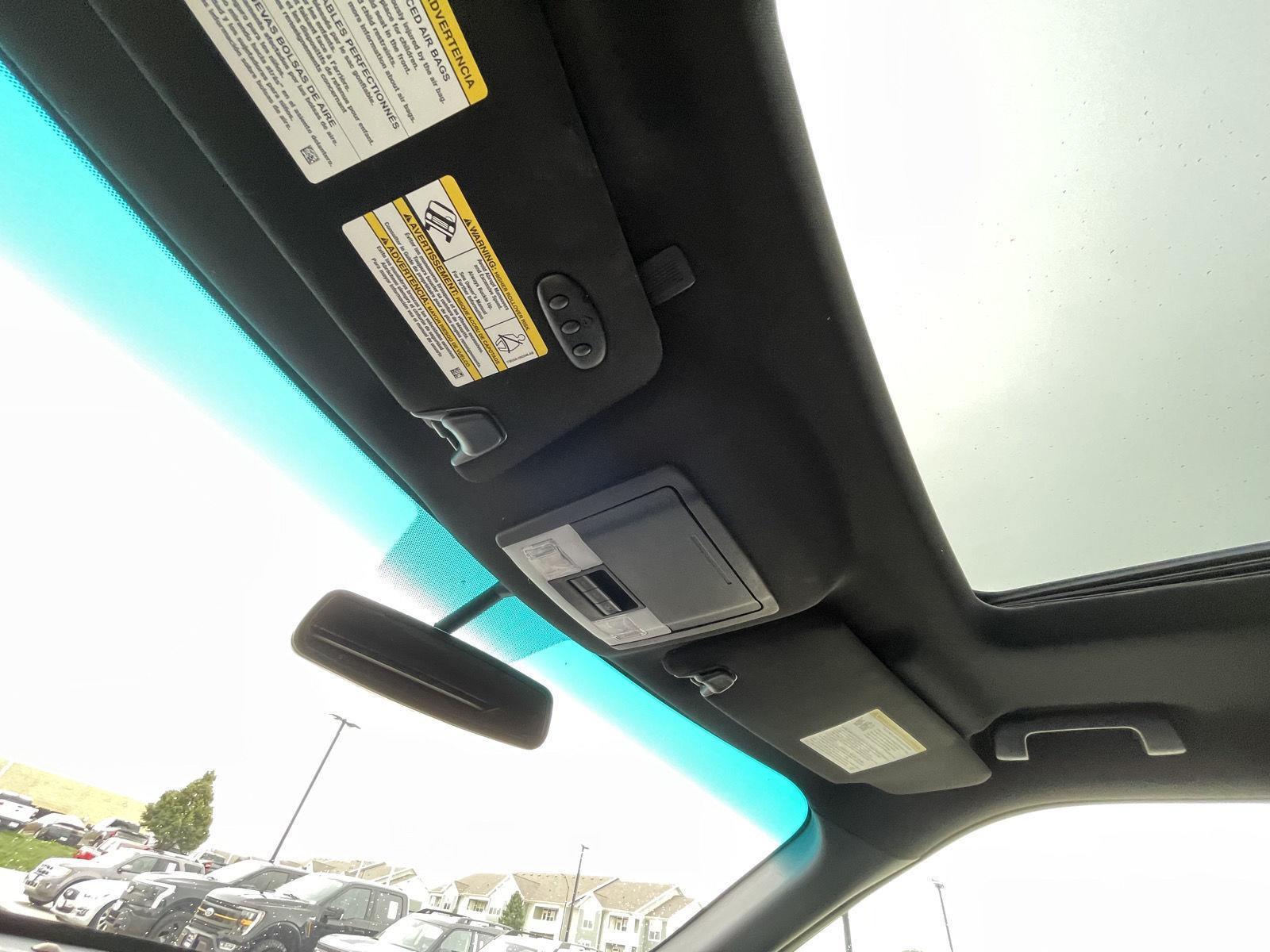 Vehicle photo 22