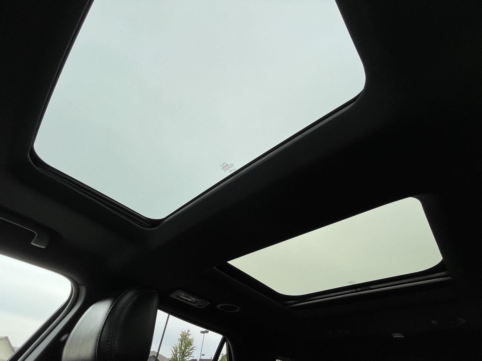 Vehicle photo 23