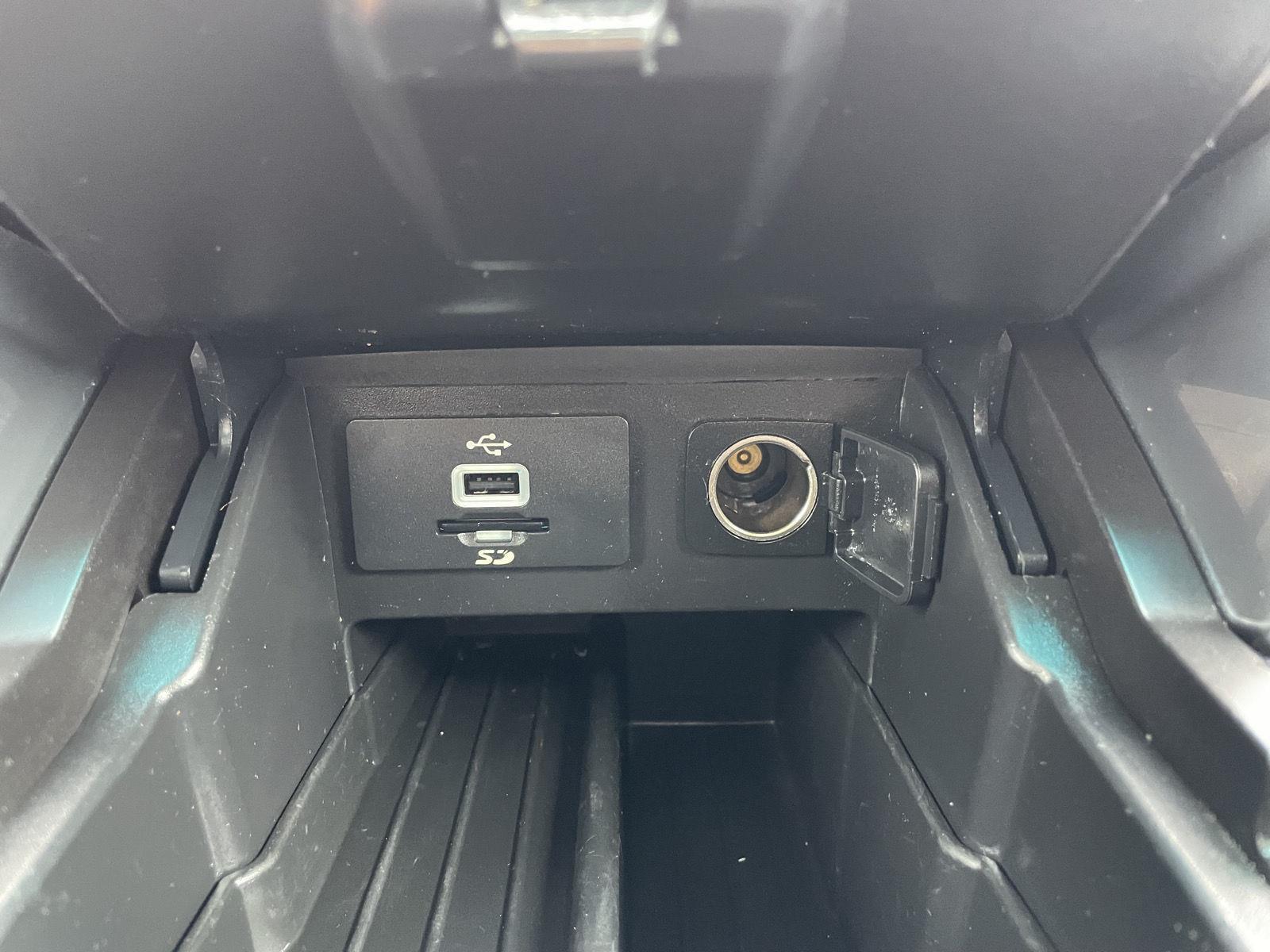 Vehicle photo 31