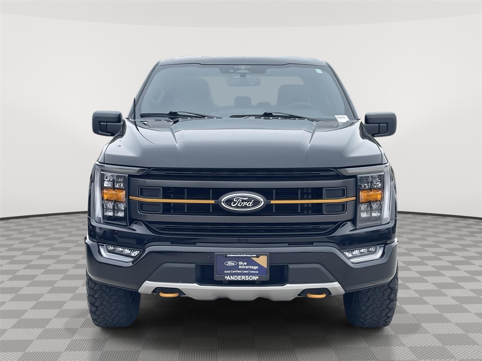 Vehicle photo 4