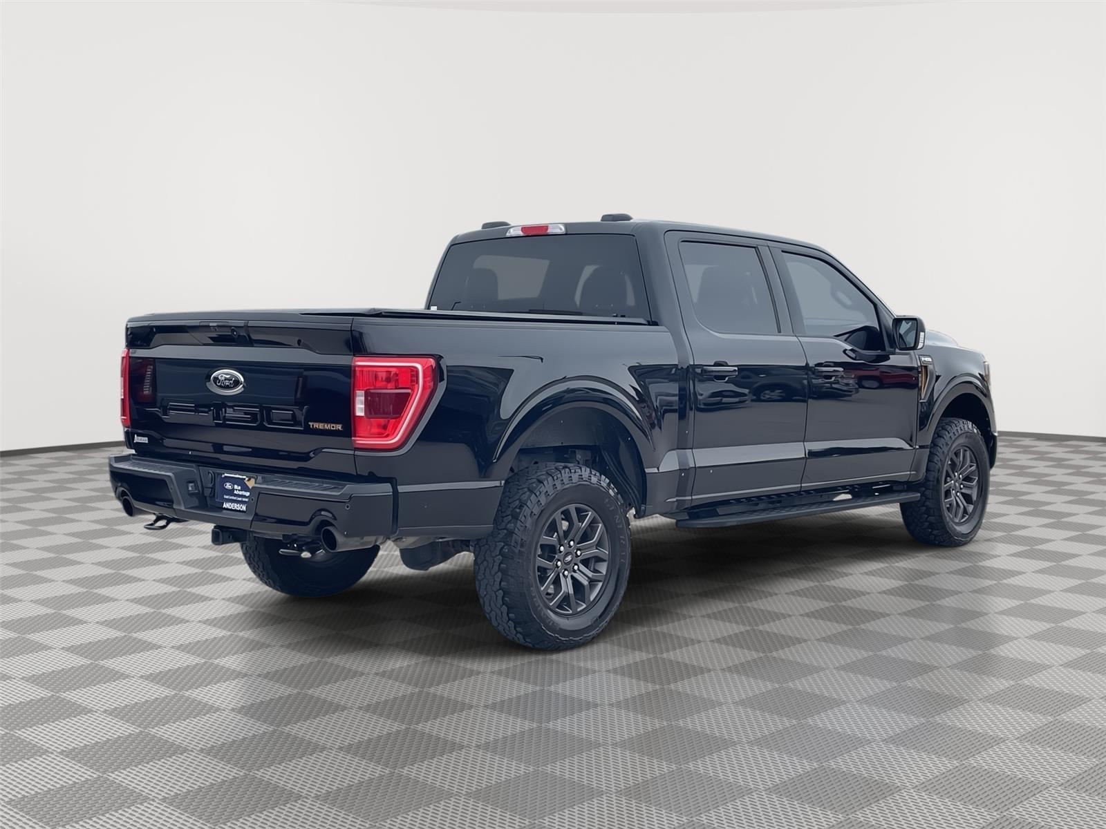 Vehicle photo 7