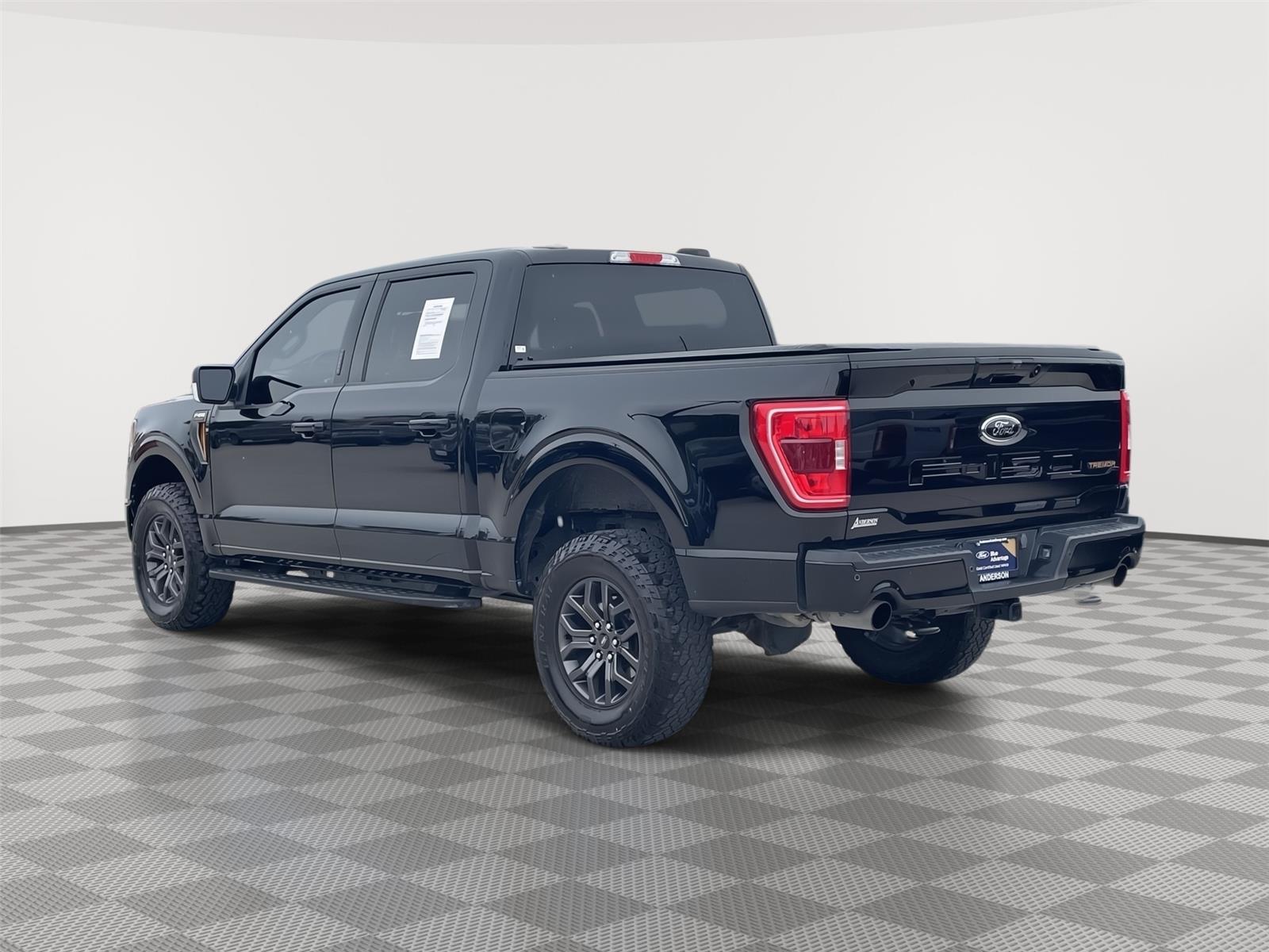 Vehicle photo 9
