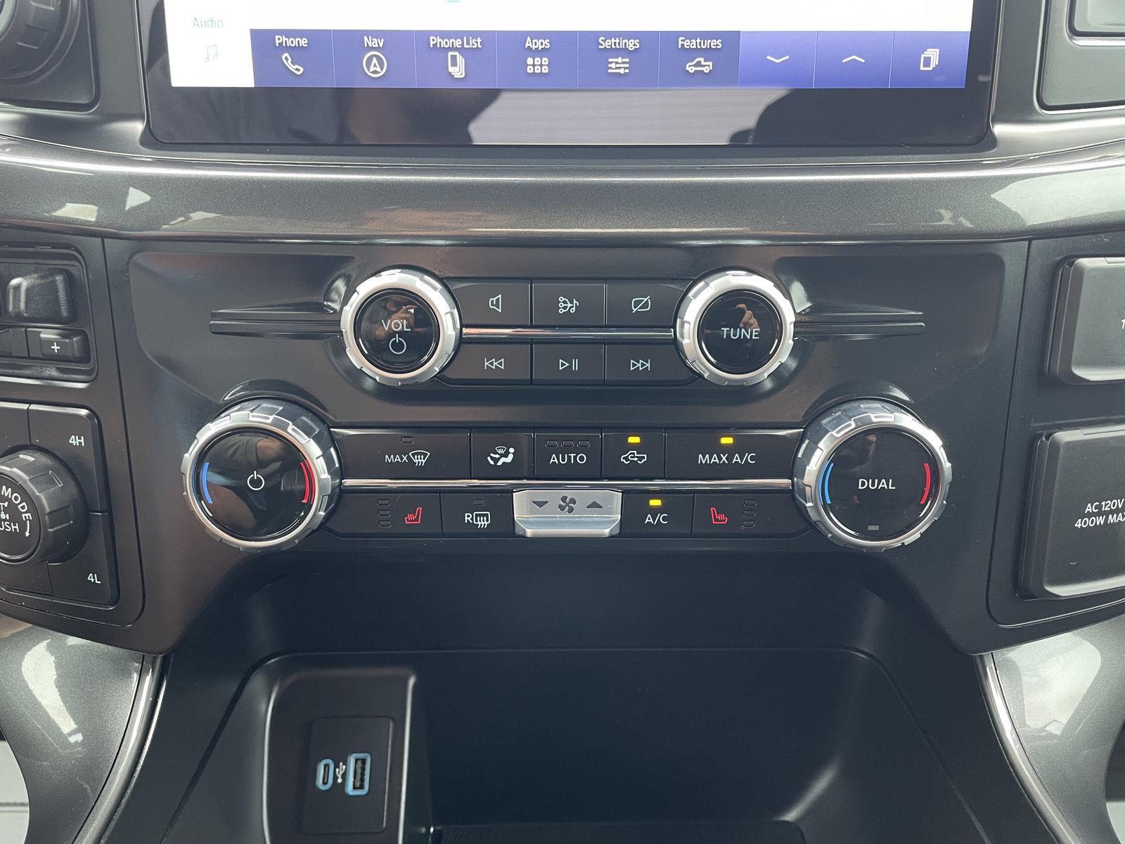 Vehicle photo 26