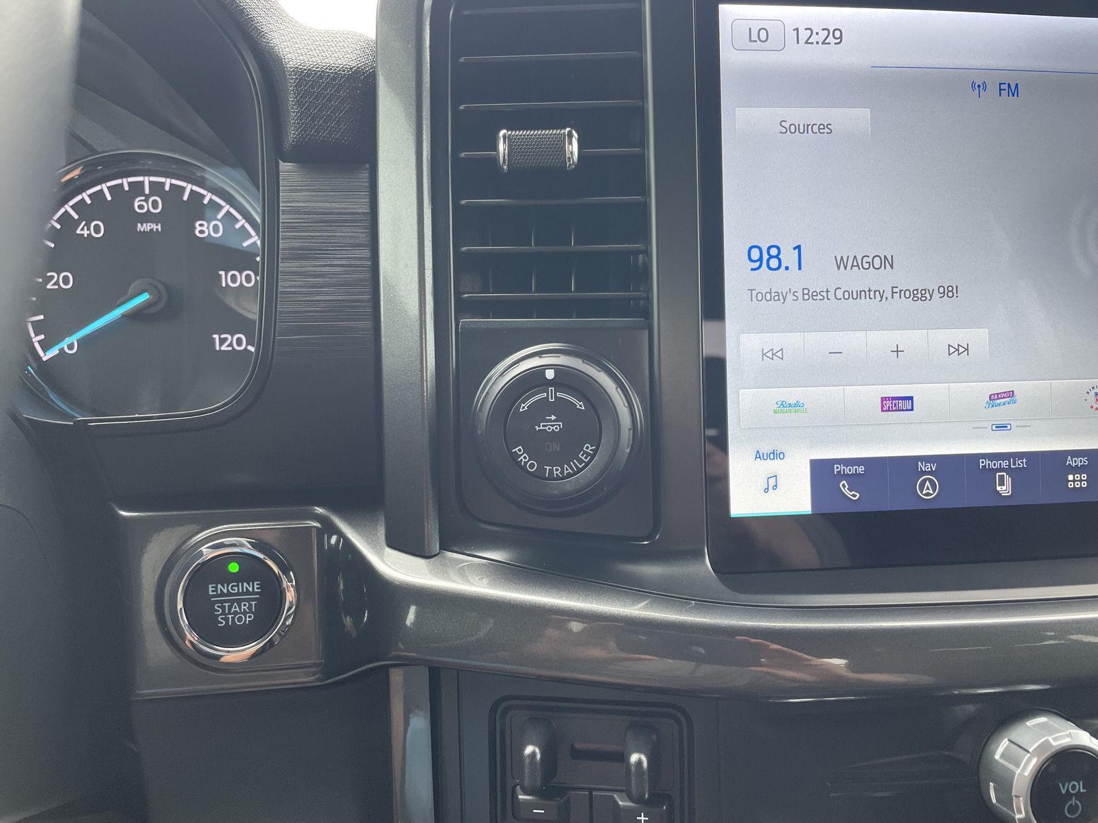 Vehicle photo 29