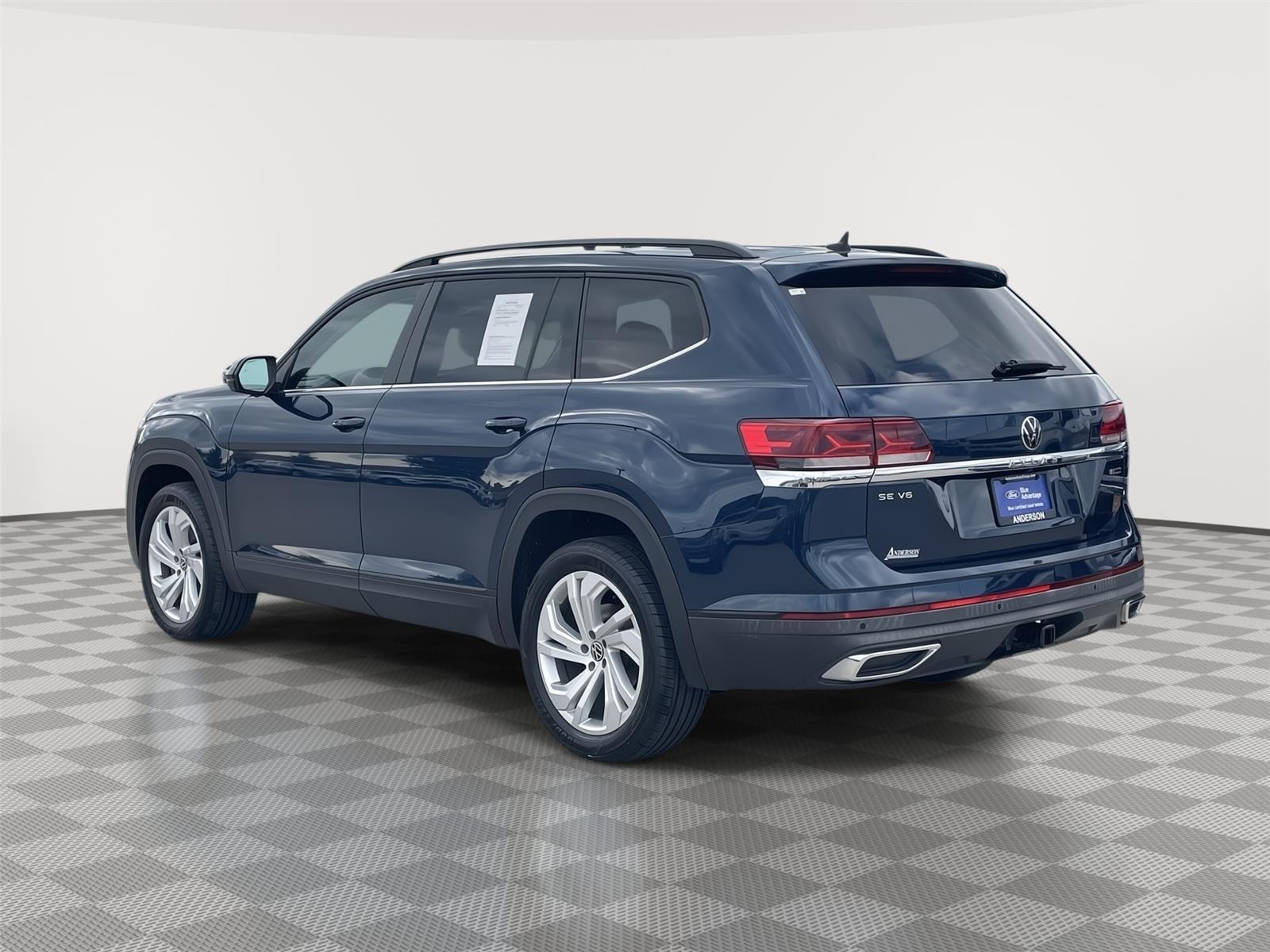 Vehicle photo 9