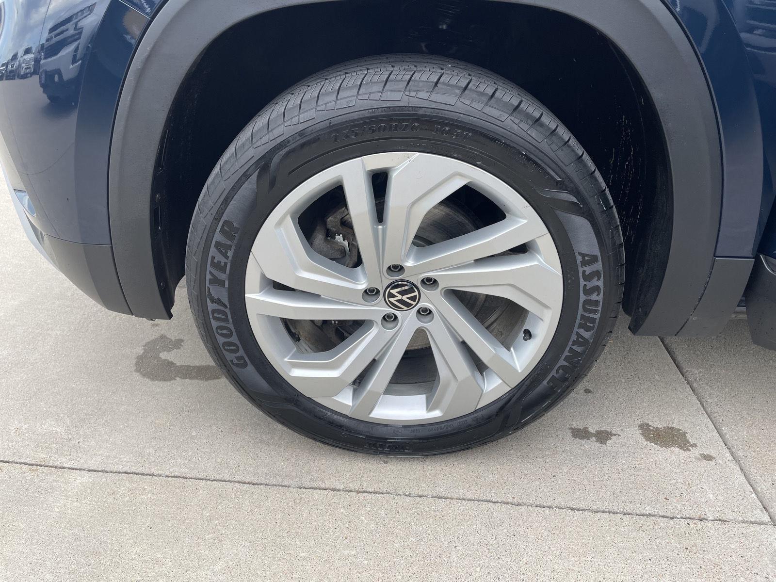 Vehicle photo 10
