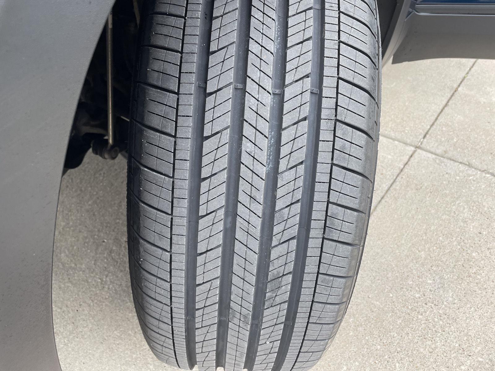 Vehicle photo 11