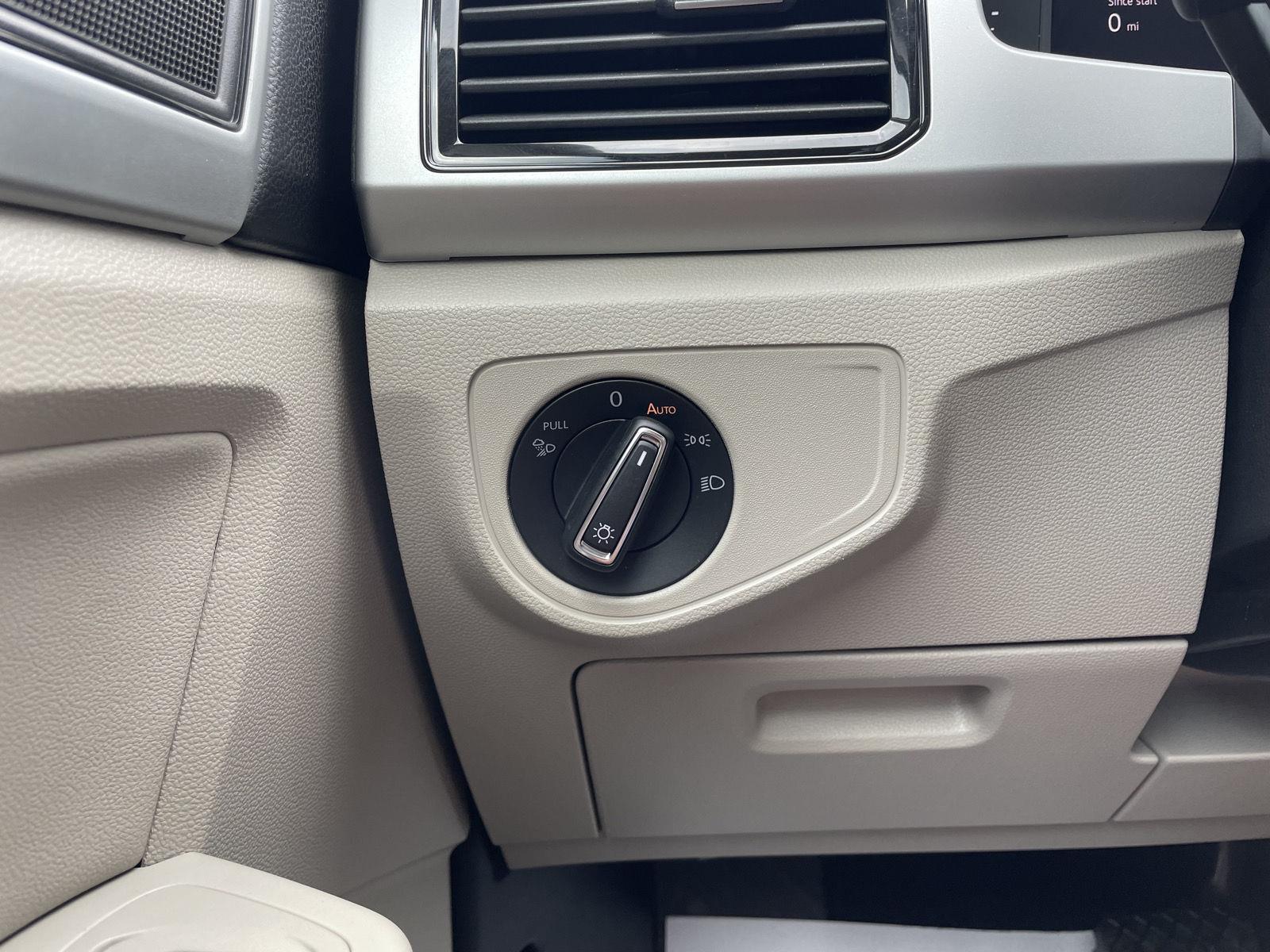 Vehicle photo 16