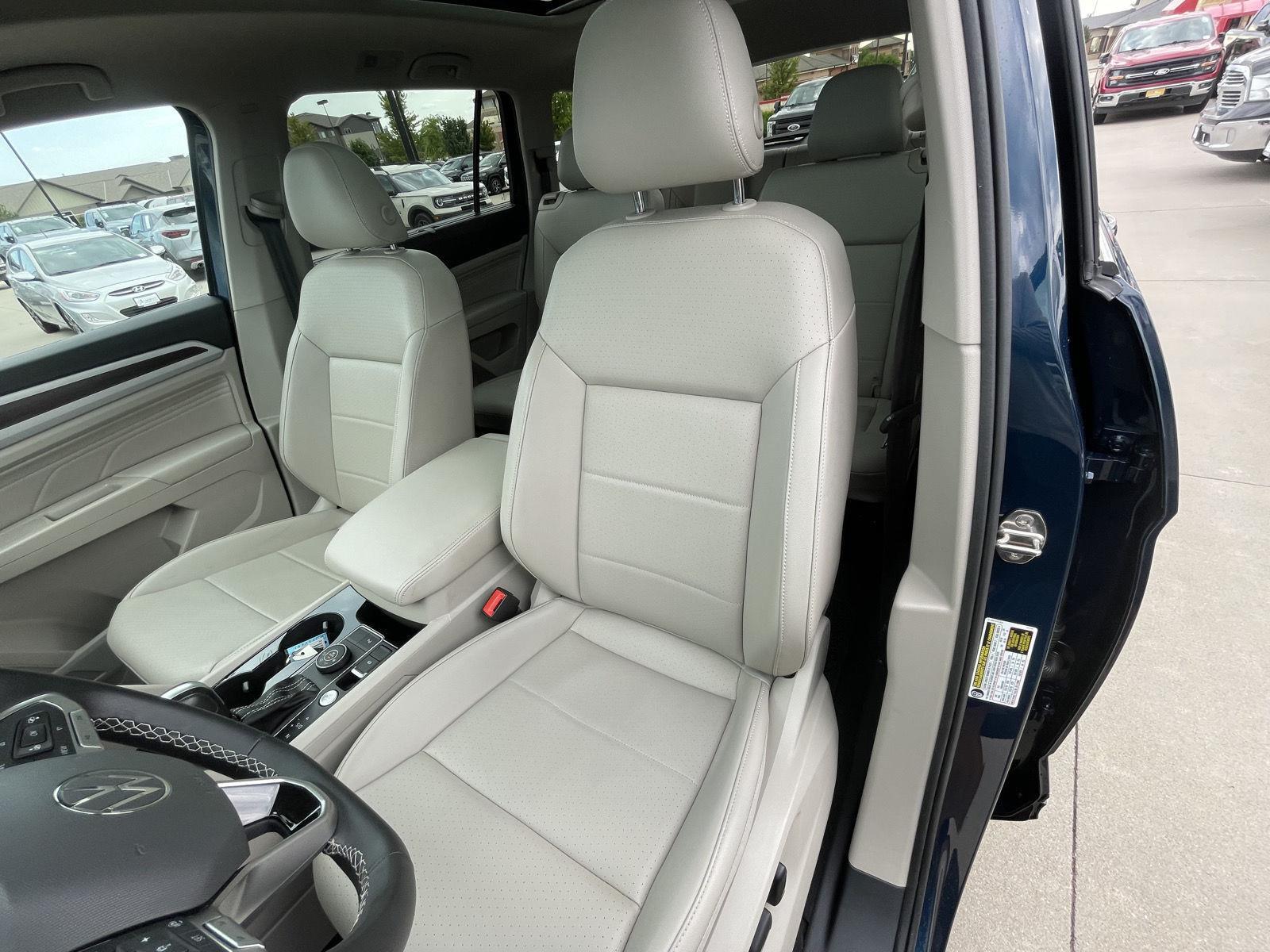 Vehicle photo 18