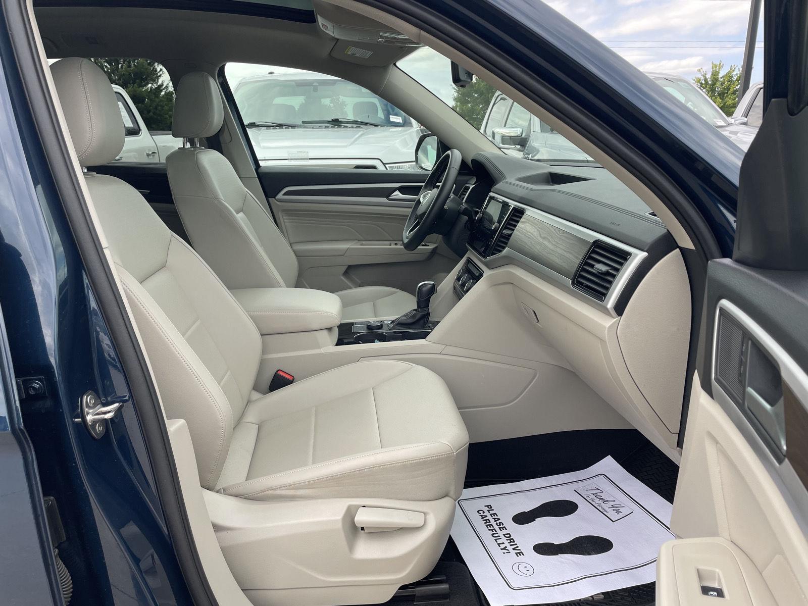 Vehicle photo 19