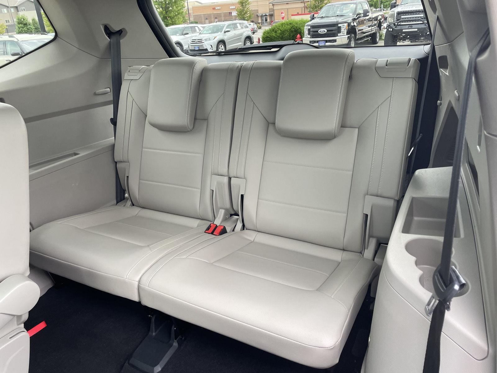 Vehicle photo 21