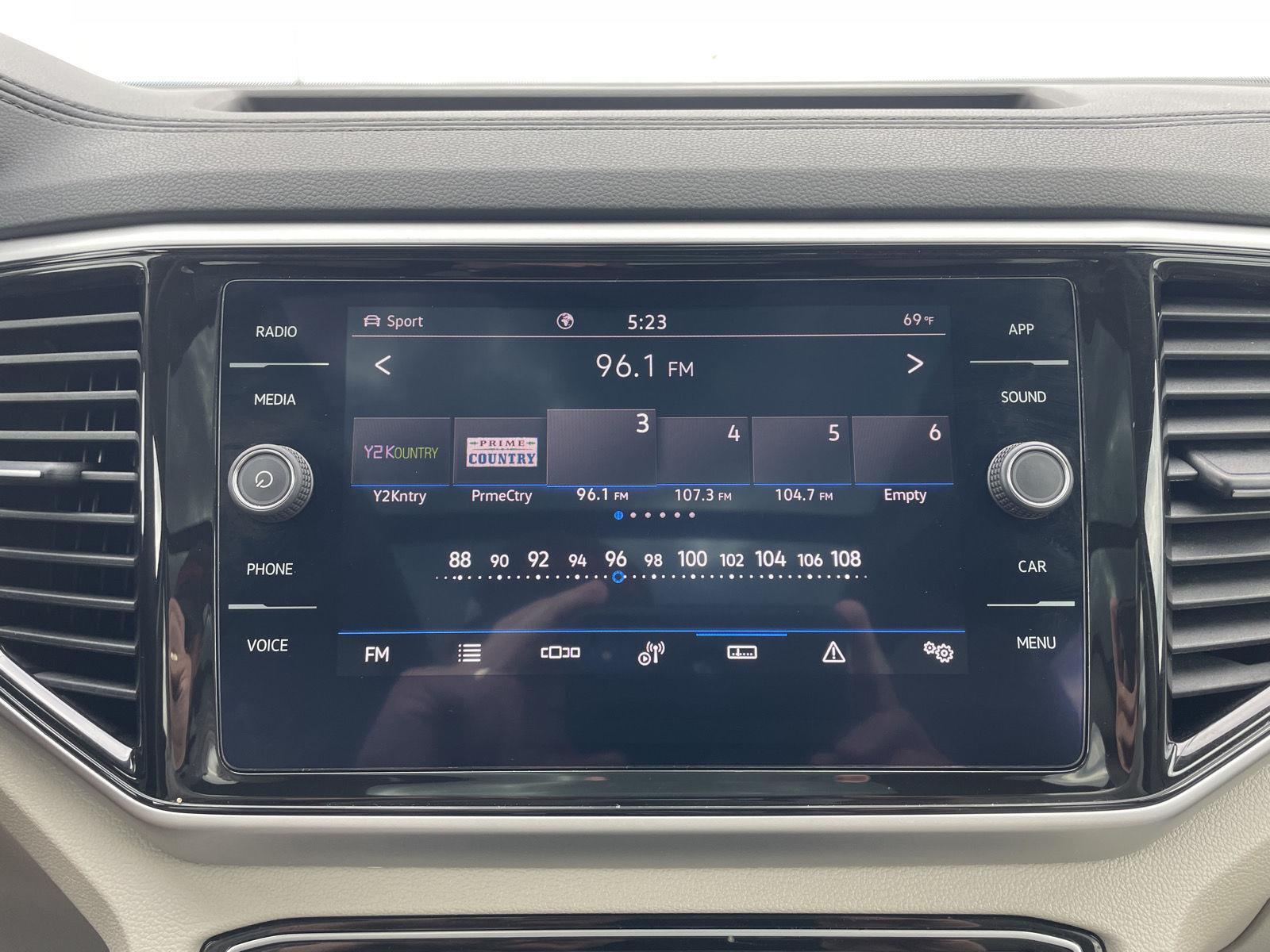 Vehicle photo 27