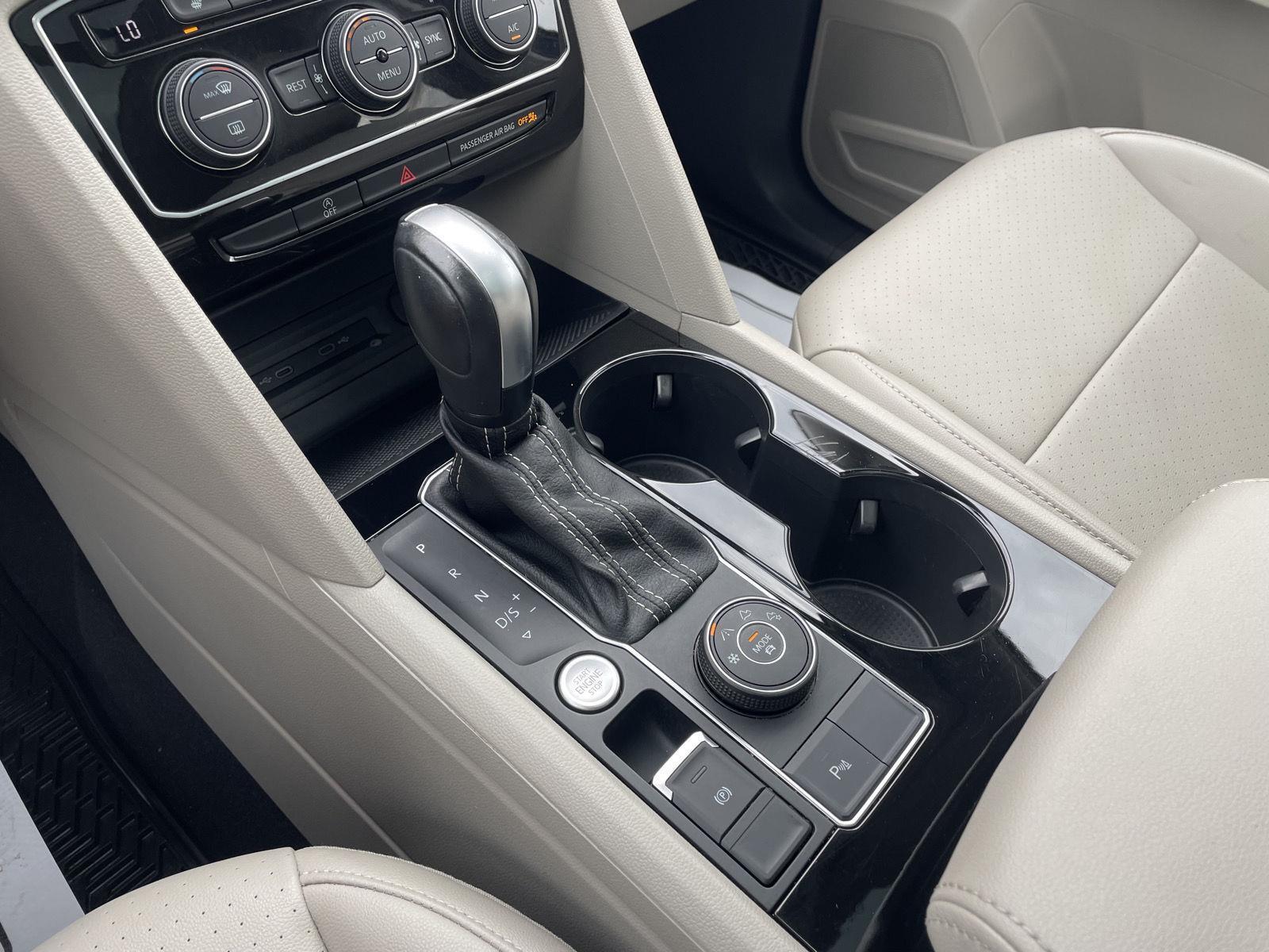 Vehicle photo 32