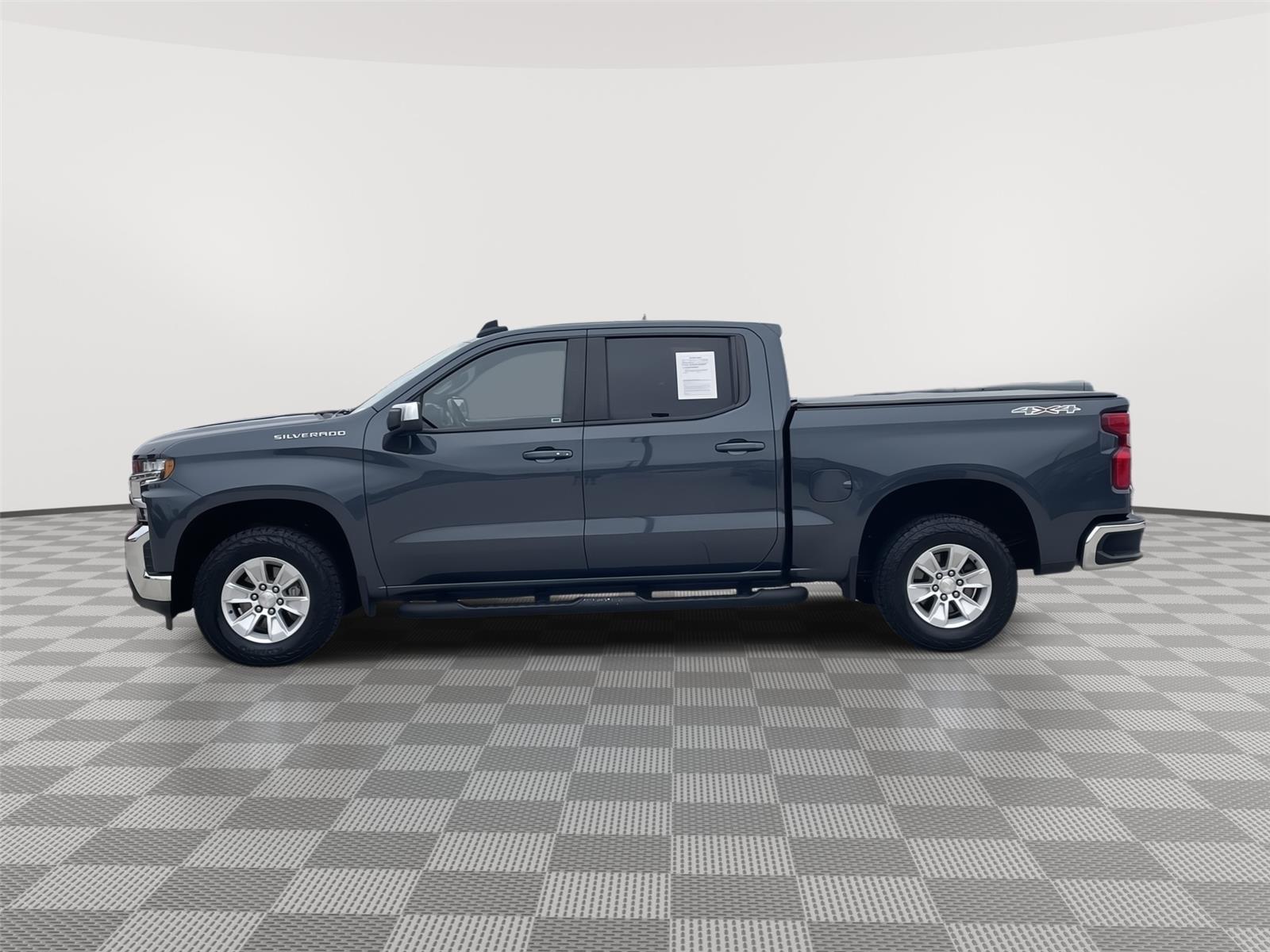 Vehicle photo 2
