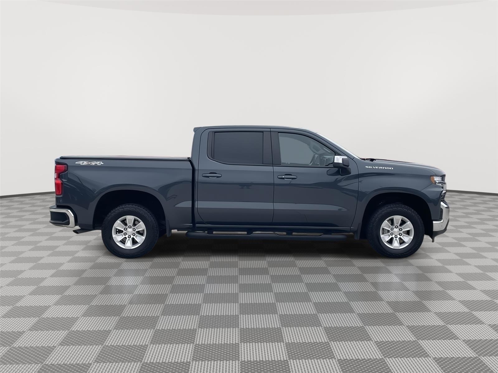 Vehicle photo 6