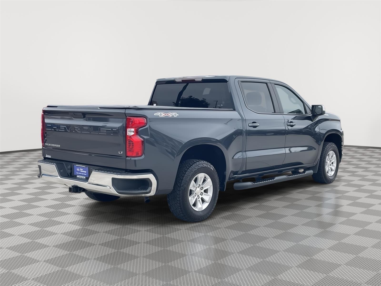 Vehicle photo 7