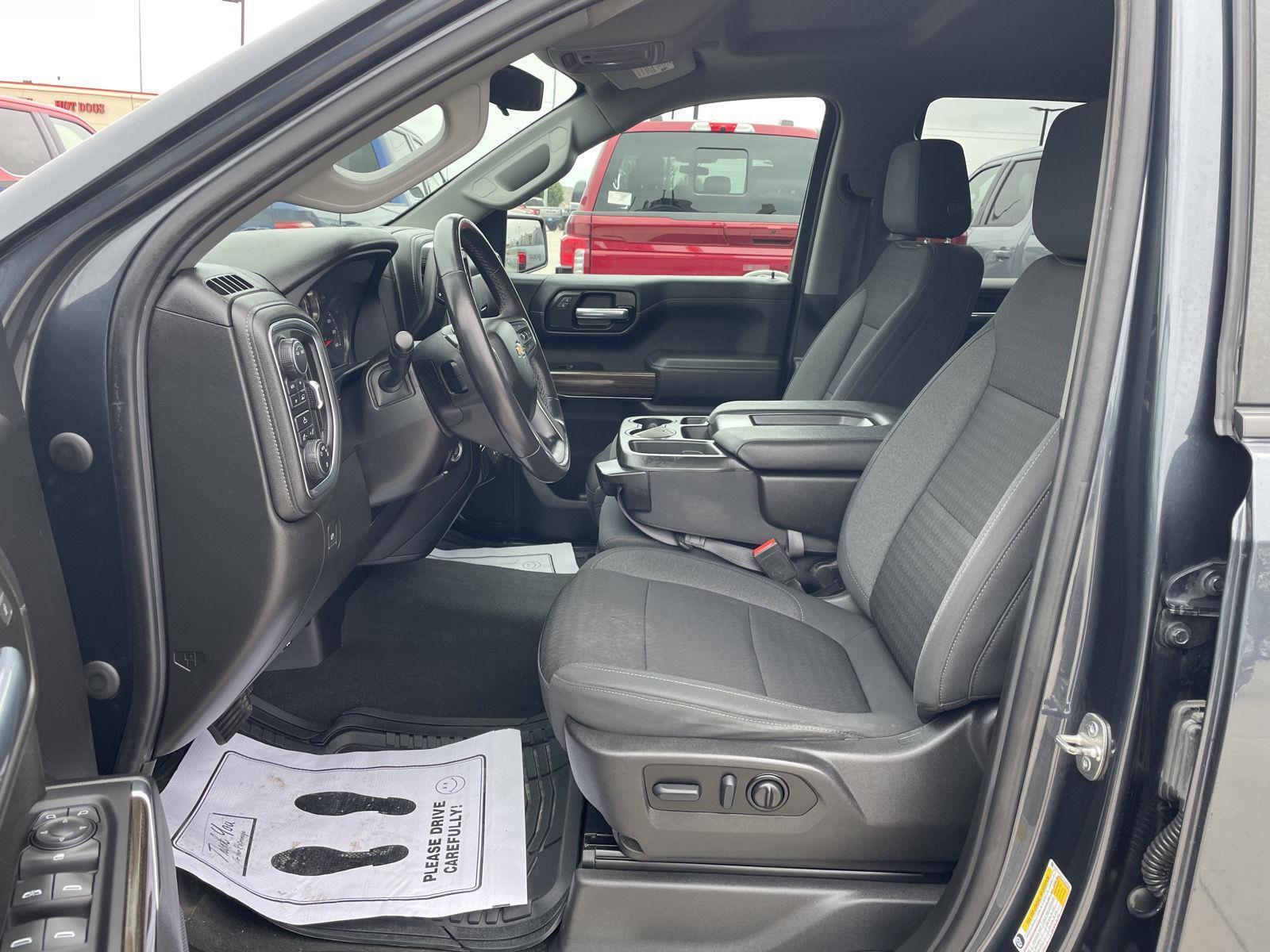 Vehicle photo 17