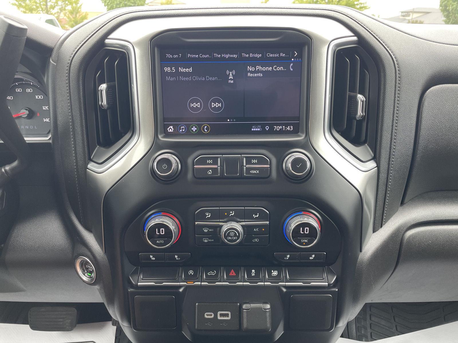 Vehicle photo 22