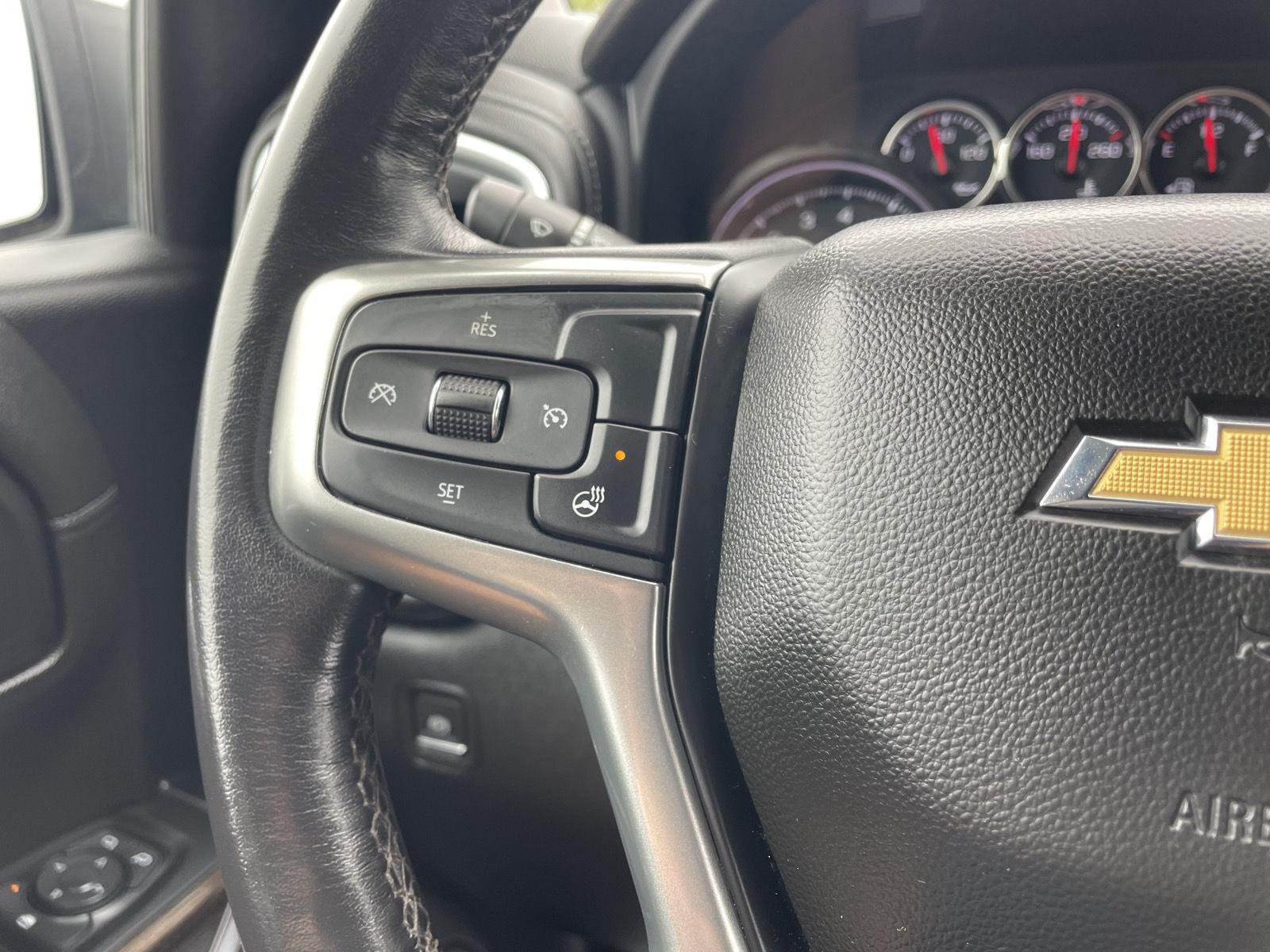 Vehicle photo 28