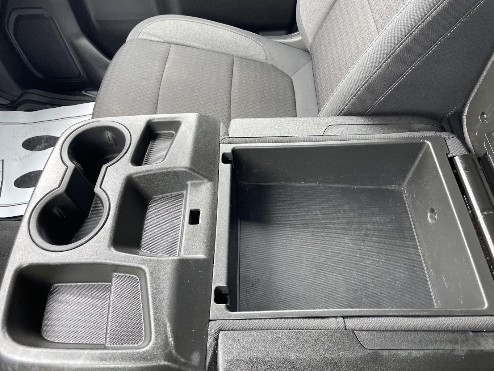 Vehicle photo 32