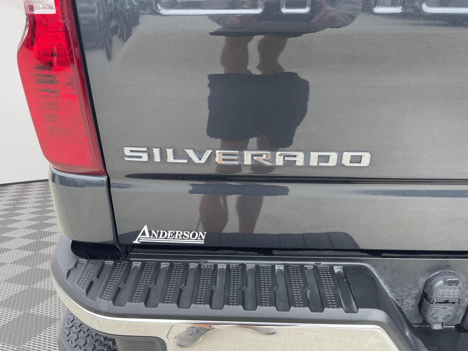 Vehicle photo 38