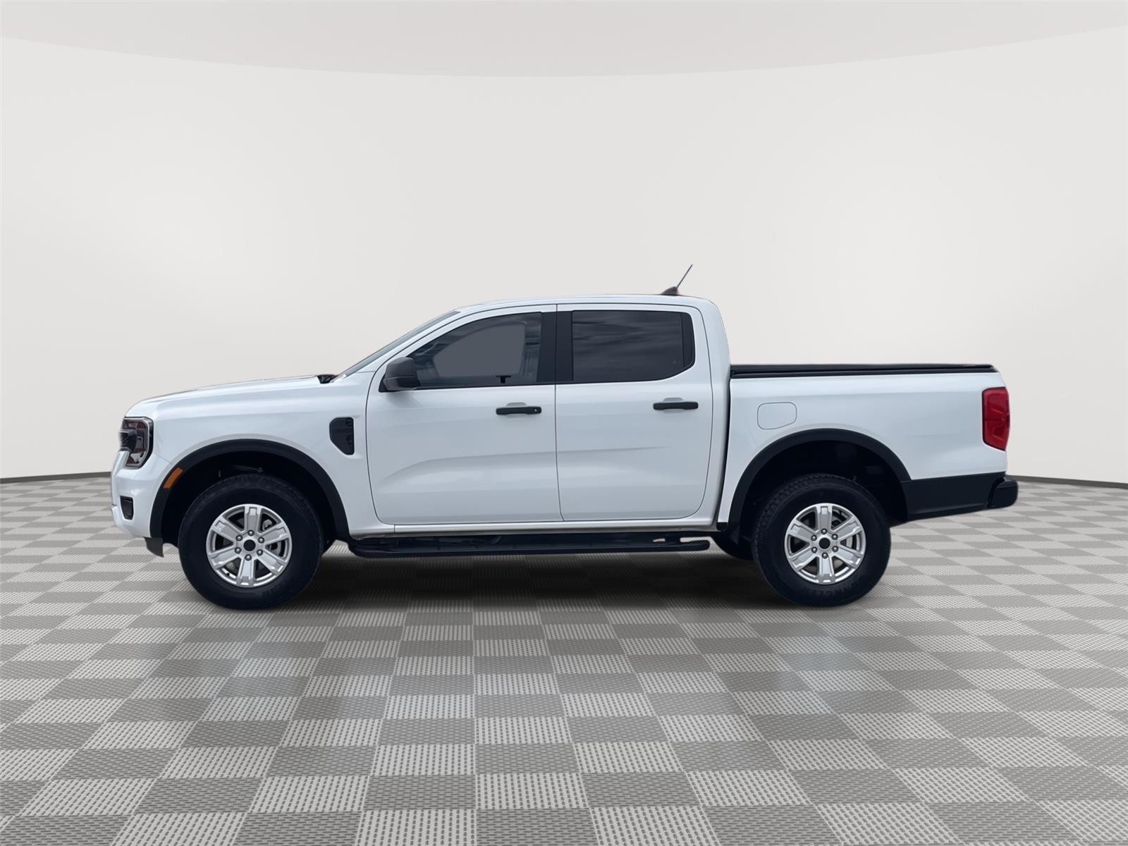 Vehicle photo 2