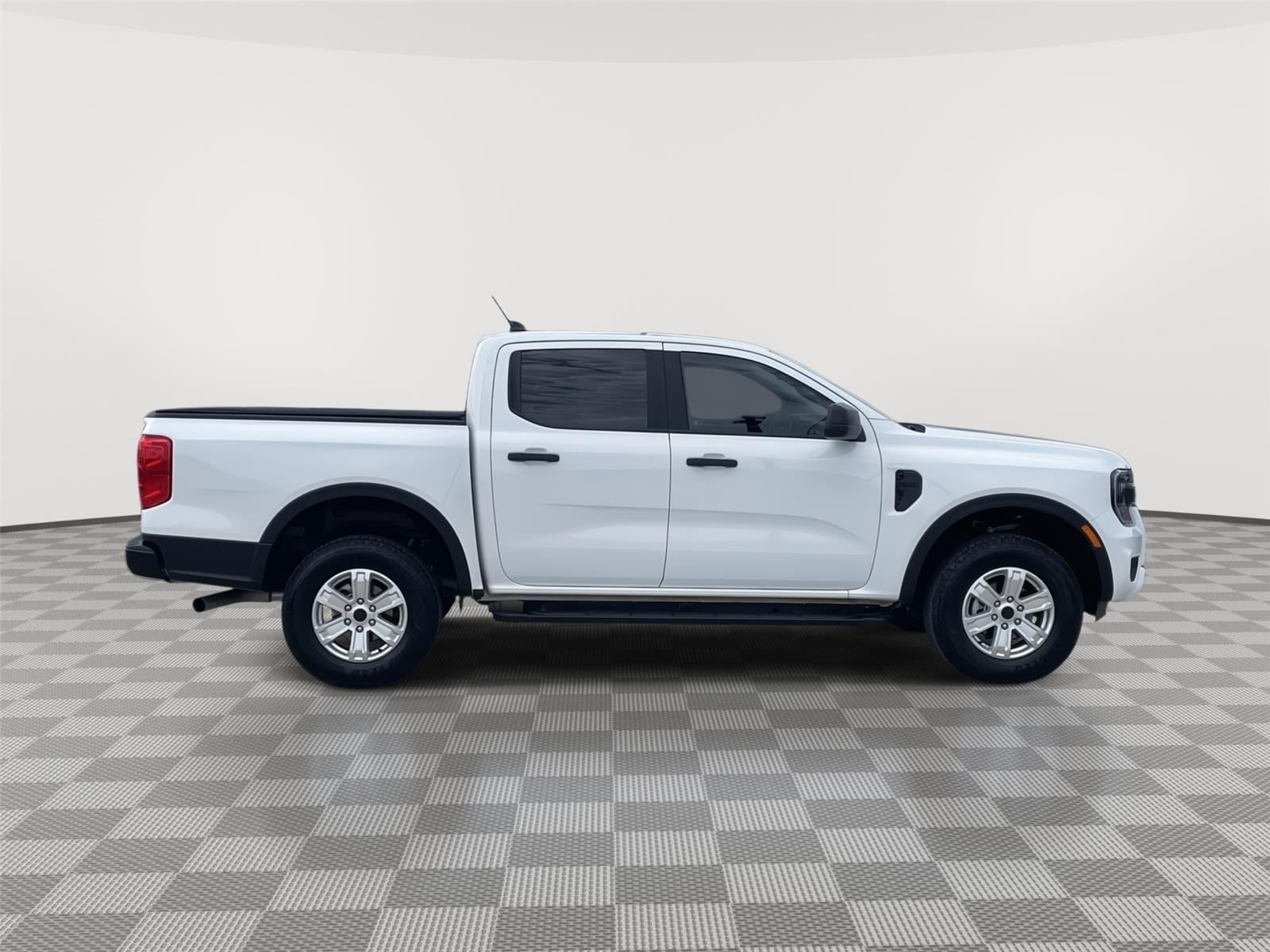 Vehicle photo 6
