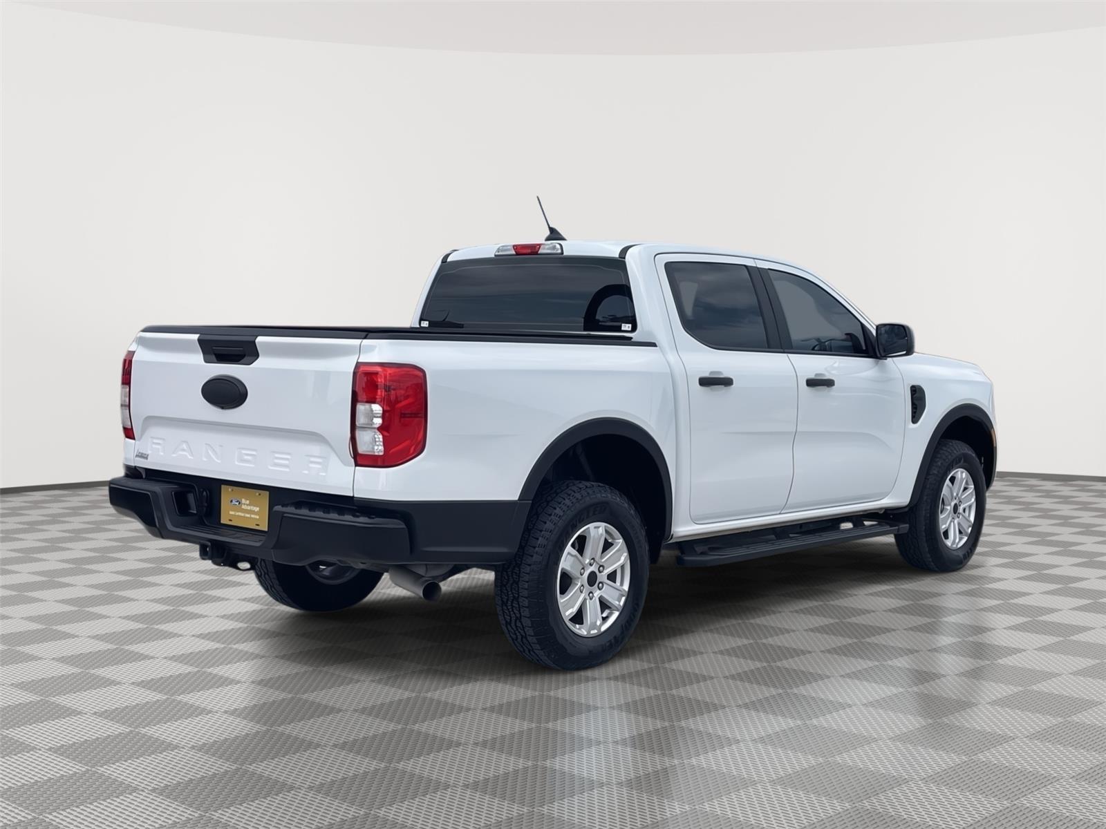 Vehicle photo 7