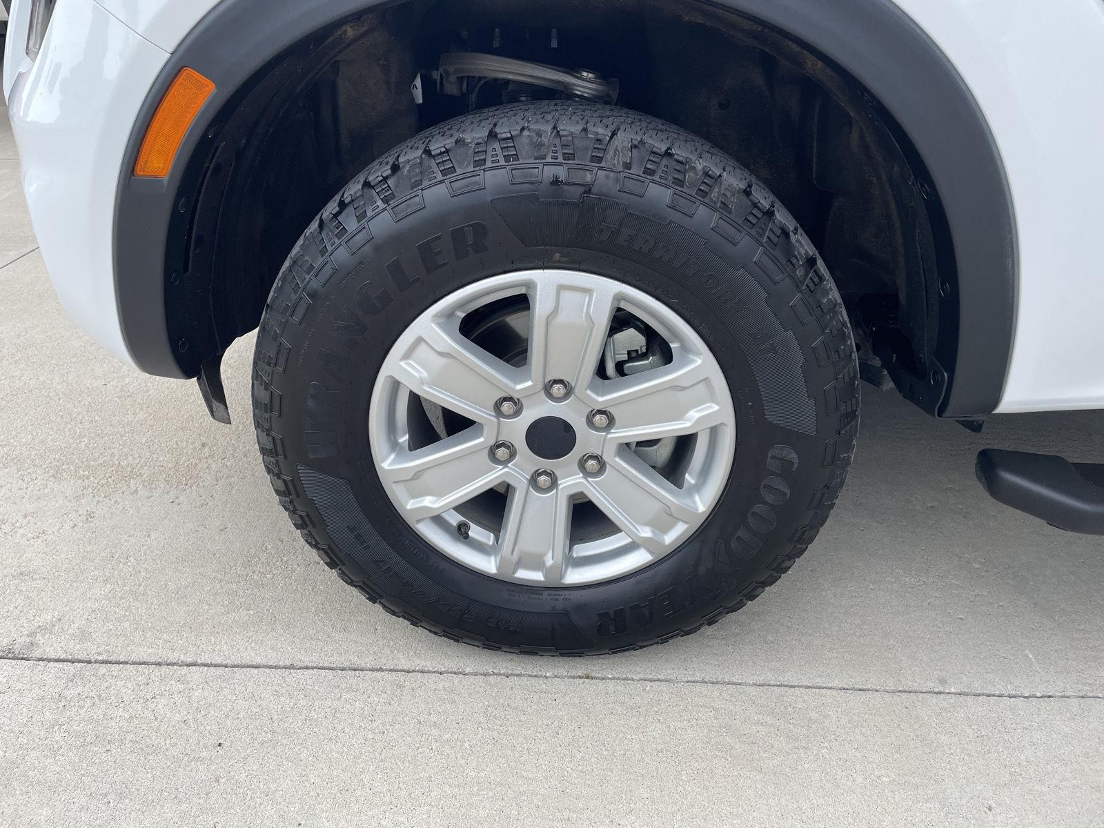 Vehicle photo 10