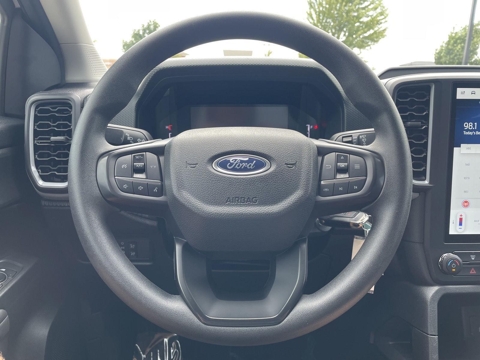 Vehicle photo 11