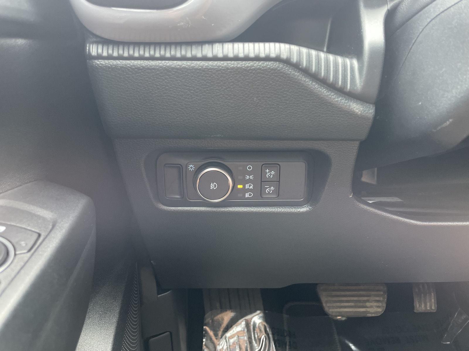 Vehicle photo 15