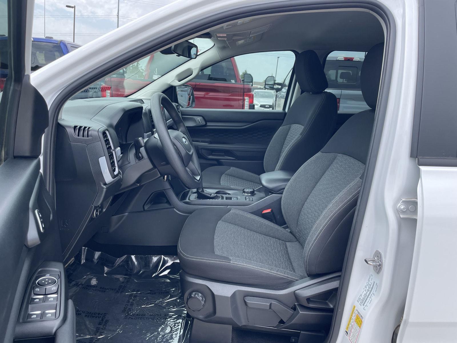 Vehicle photo 16