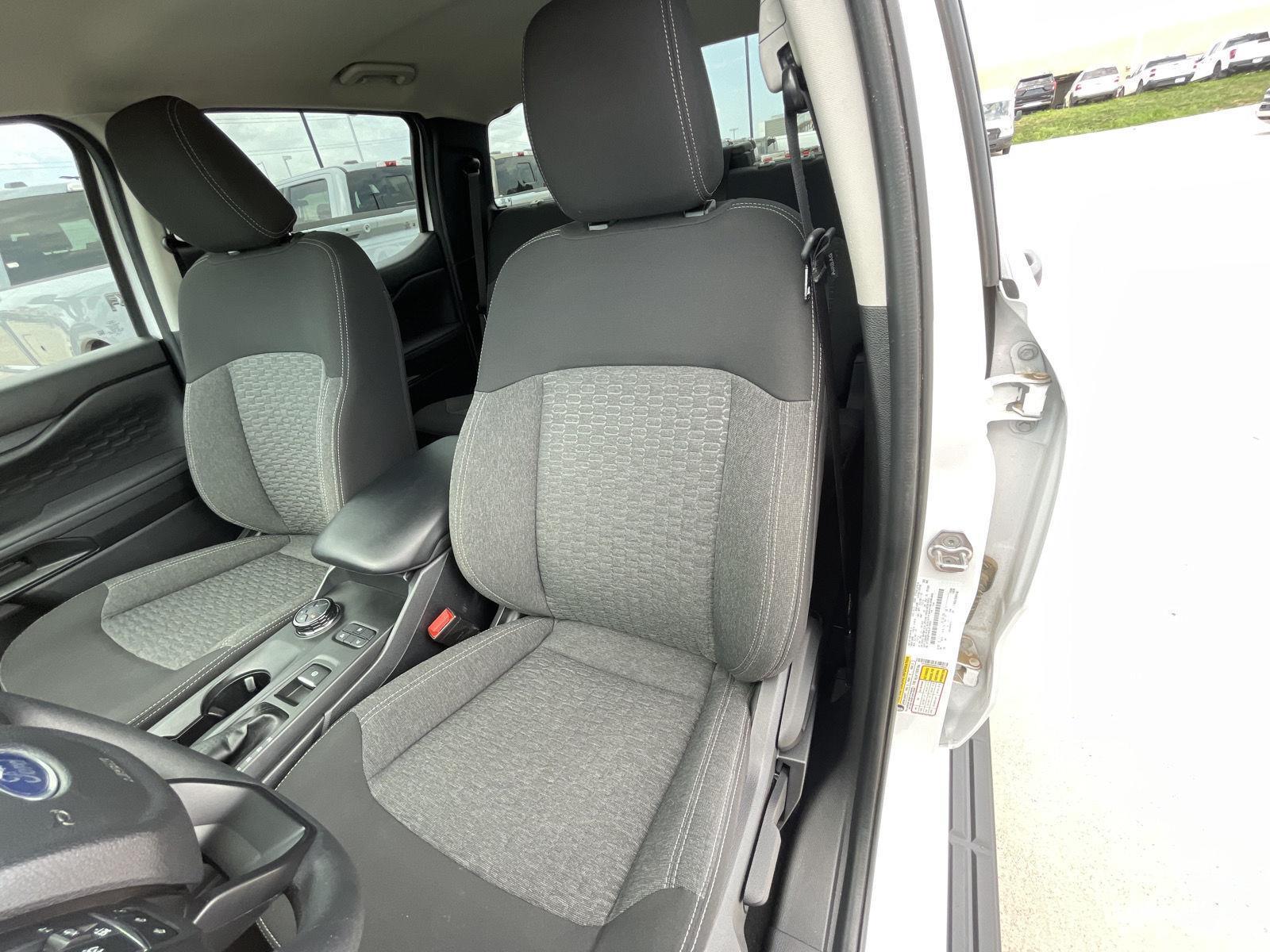 Vehicle photo 17