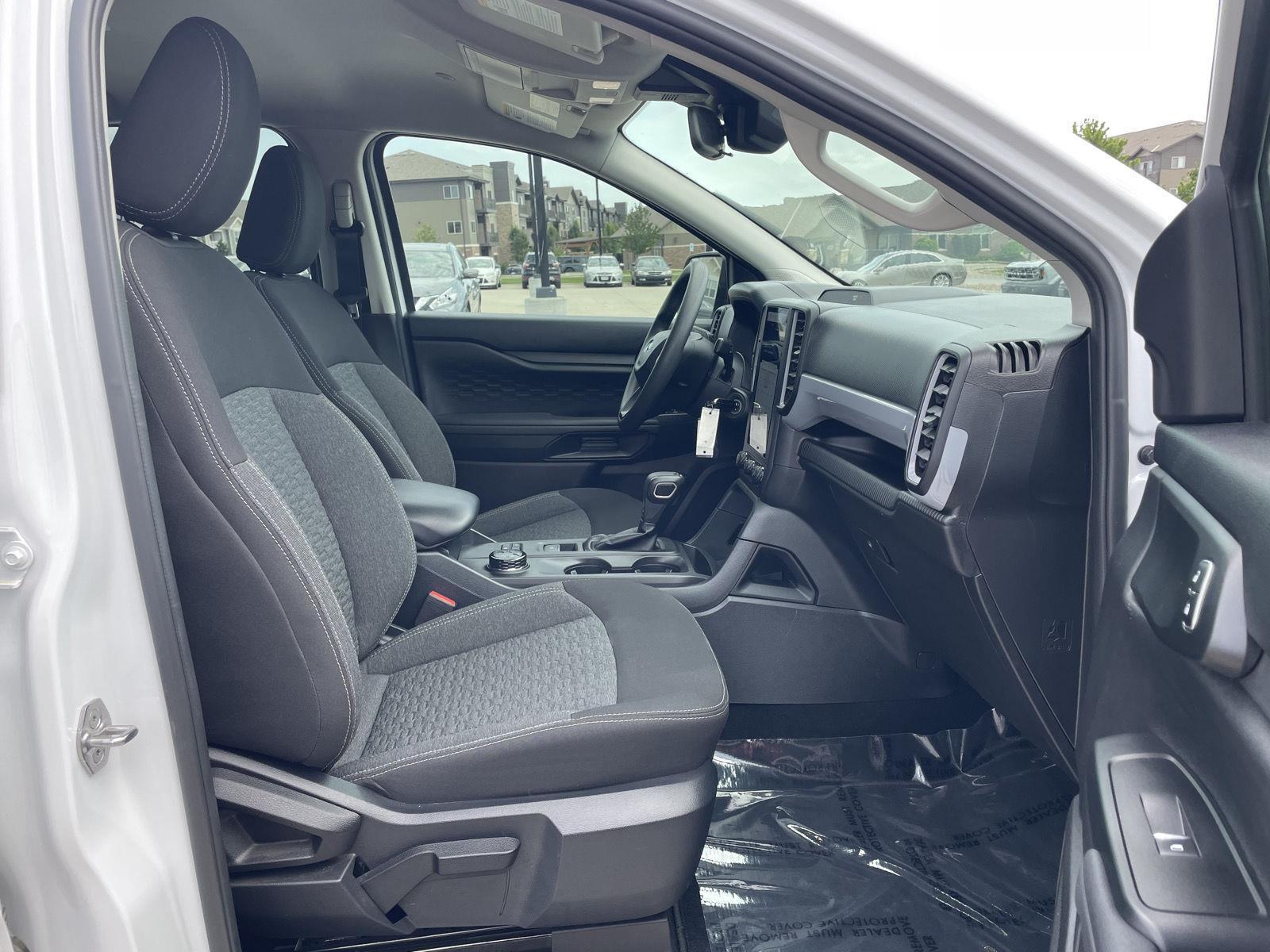 Vehicle photo 18