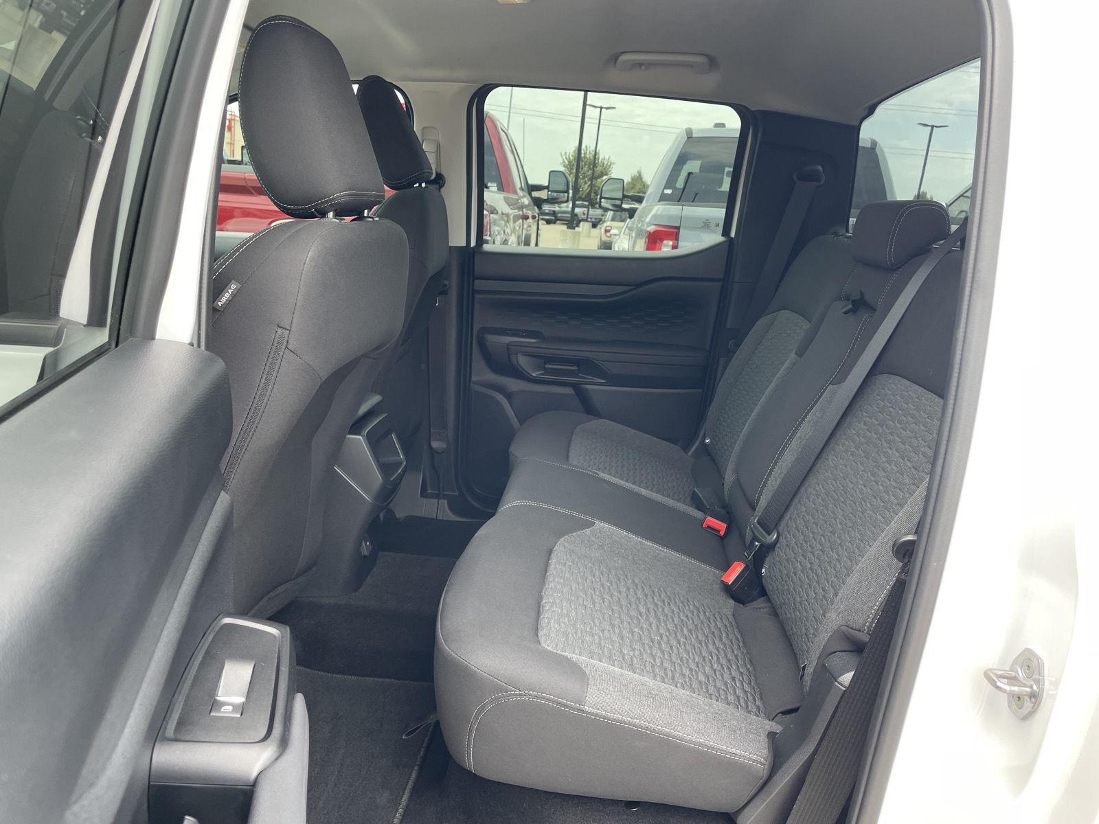 Vehicle photo 19