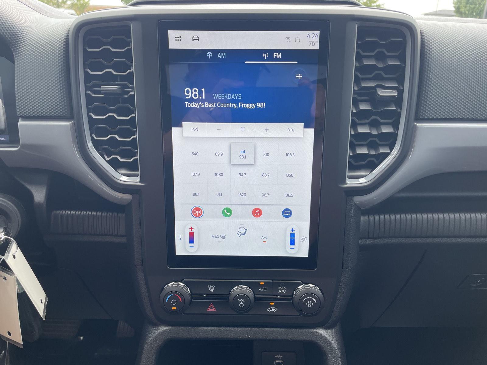 Vehicle photo 21