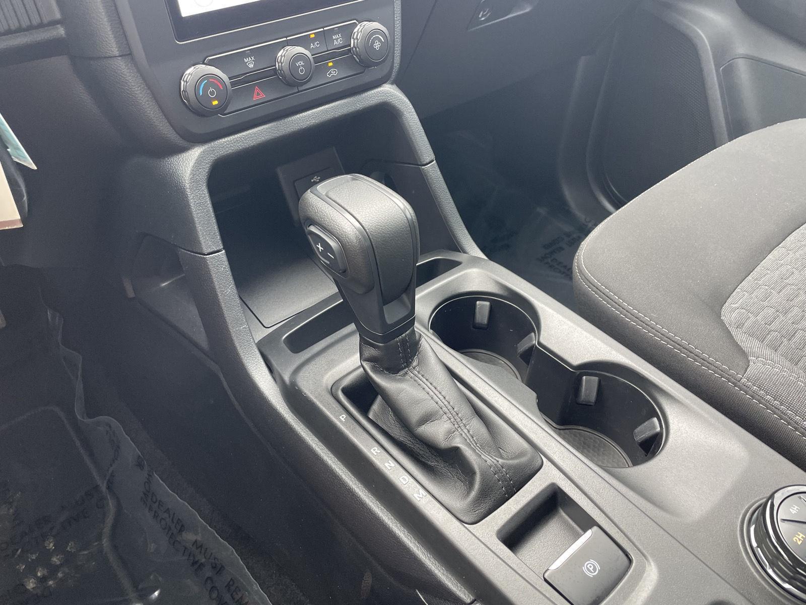 Vehicle photo 26