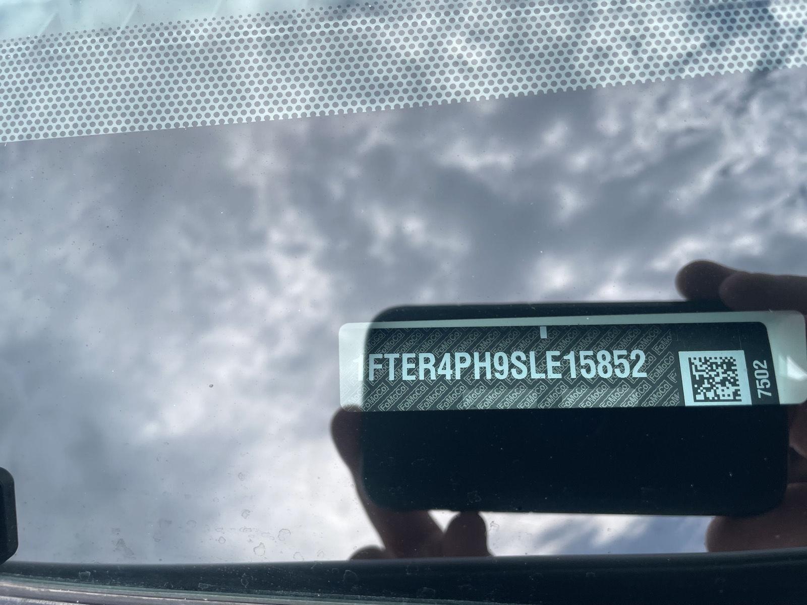 Vehicle photo 30