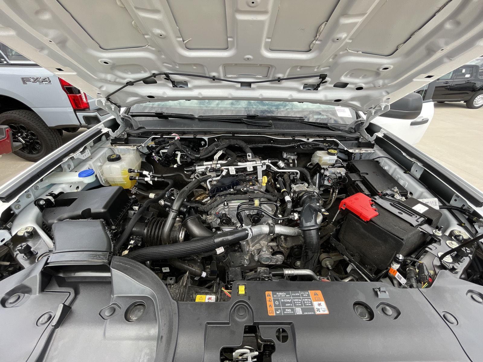 Vehicle photo 31